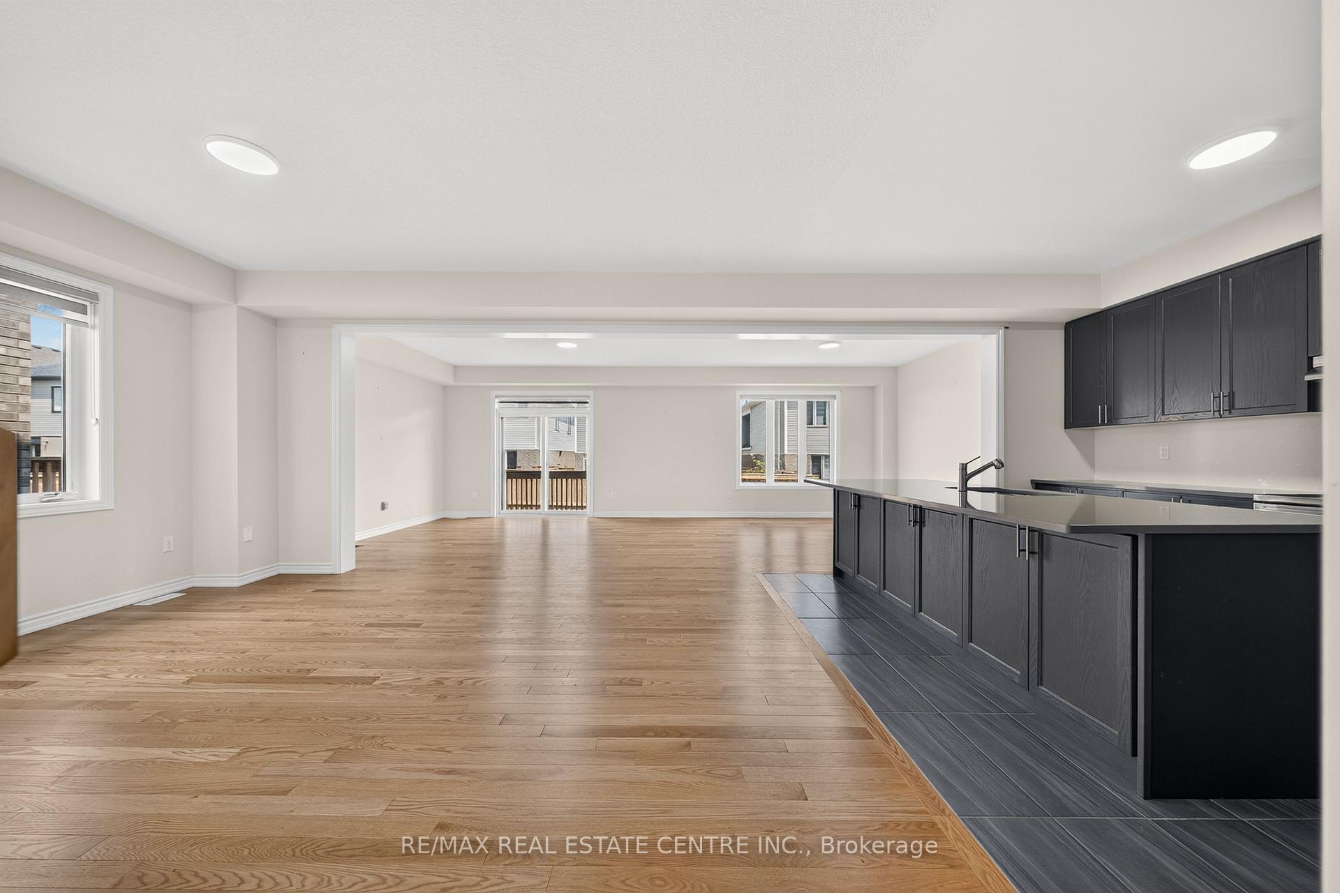 Photo 11 of 14 Heming Street, Brant, Paris — HOMEH