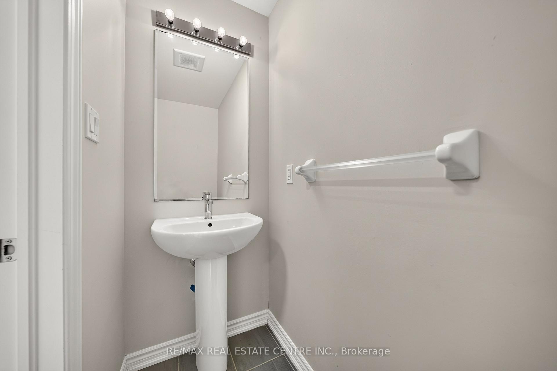 Photo 17 of 14 Heming Street, Brant, Paris — HOMEH