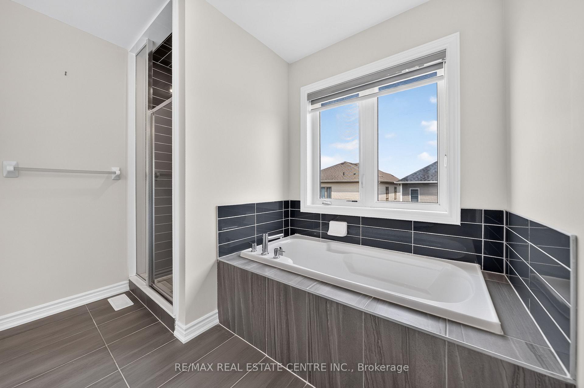 Photo 21 of 14 Heming Street, Brant, Paris — HOMEH