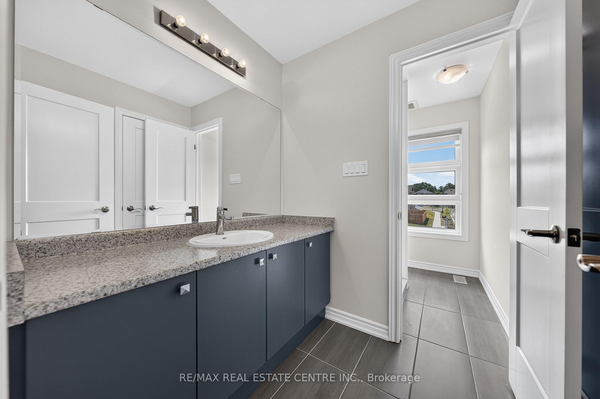 Photo 31 of 14 Heming Street, Brant, Paris — HOMEH