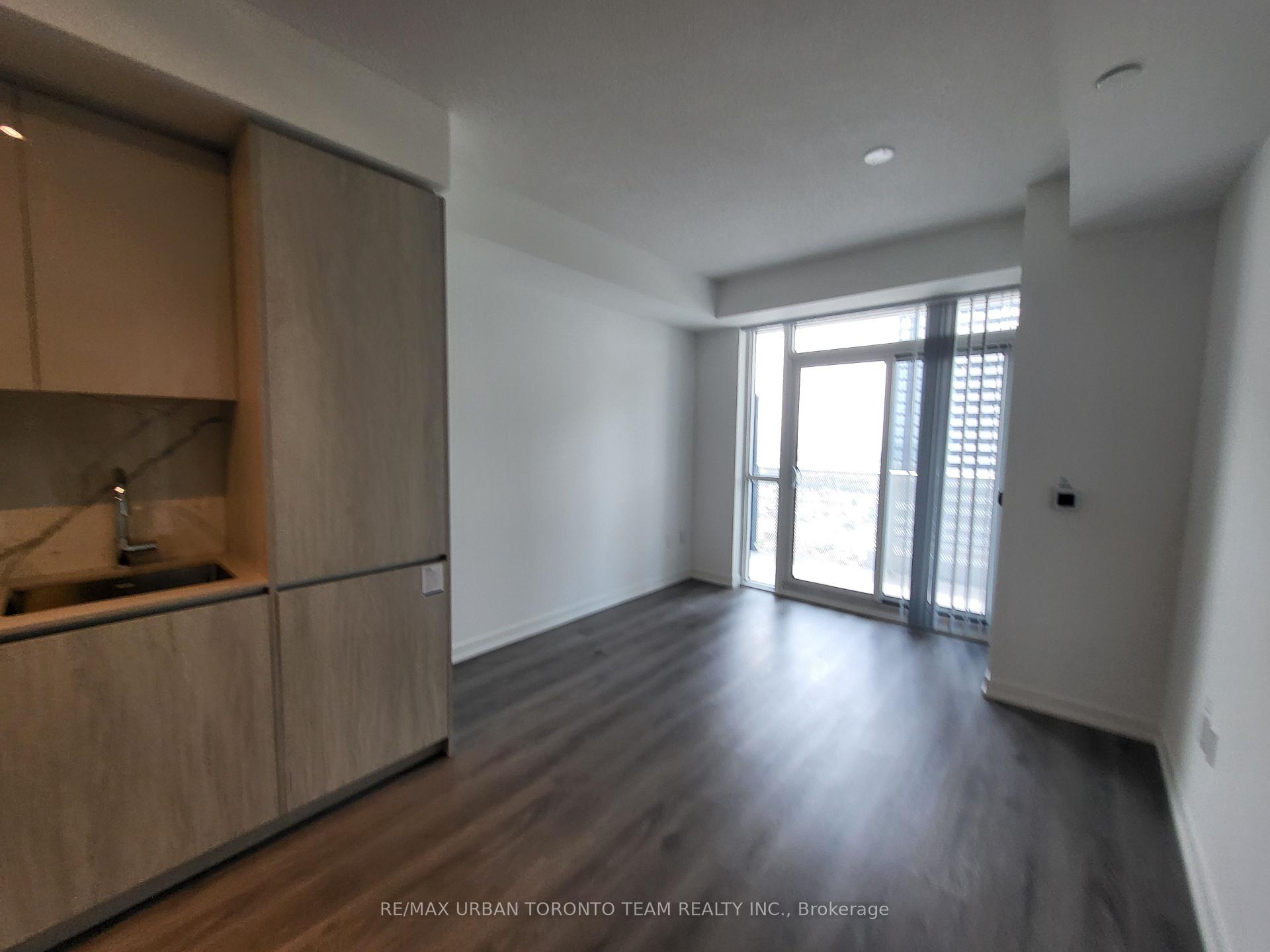 Photo 9 of Unit 1202, 28 Interchange Way, Vaughan, Vaughan Corporate Centre — HOMEH