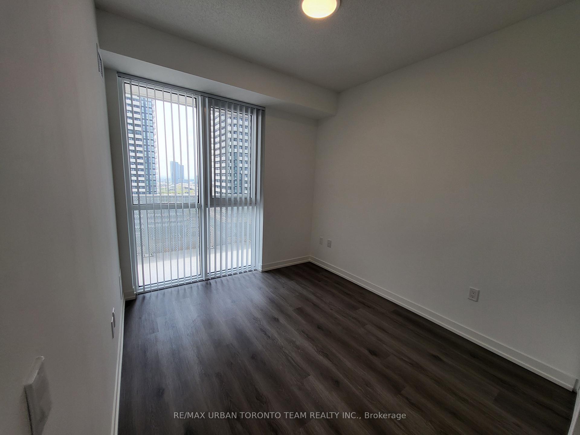 Photo 10 of Unit 1202, 28 Interchange Way, Vaughan, Vaughan Corporate Centre — HOMEH