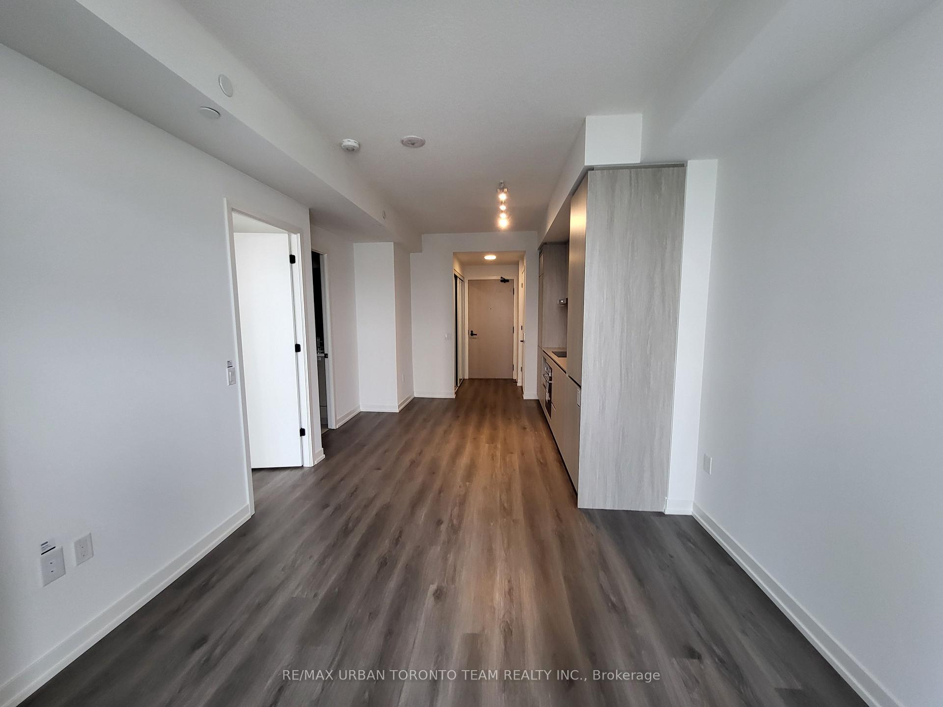 Photo 11 of Unit 1202, 28 Interchange Way, Vaughan, Vaughan Corporate Centre — HOMEH