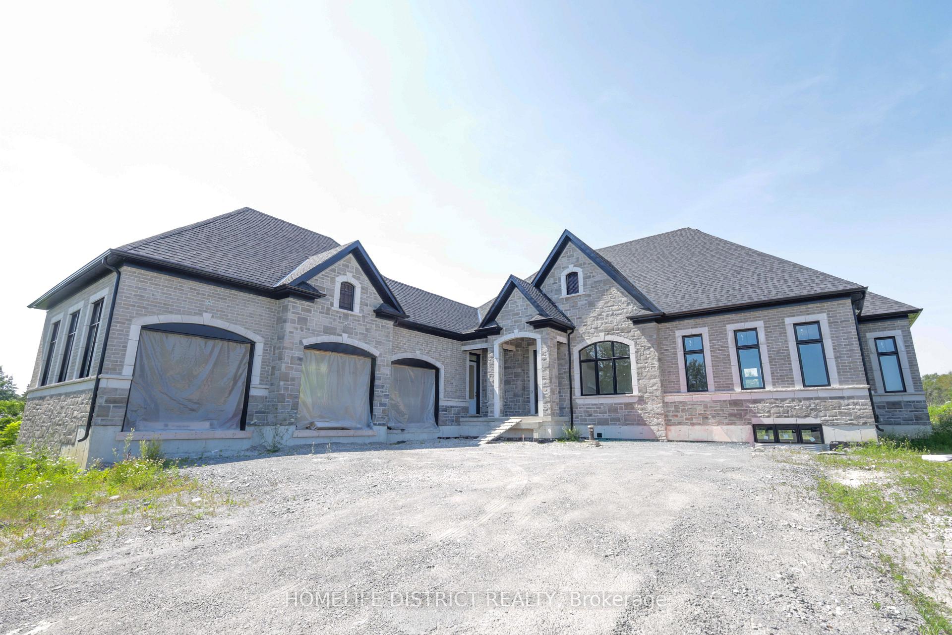 Photo 2 of 32 Ormiston Street, Clarington, Rural Clarington — HOMEH
