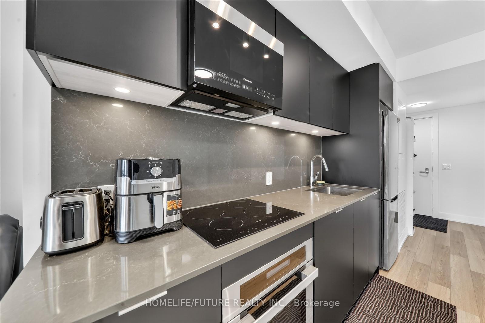 Photo 9 of Unit 1017, 8 Cedarland Drive, Markham, Unionville — HOMEH