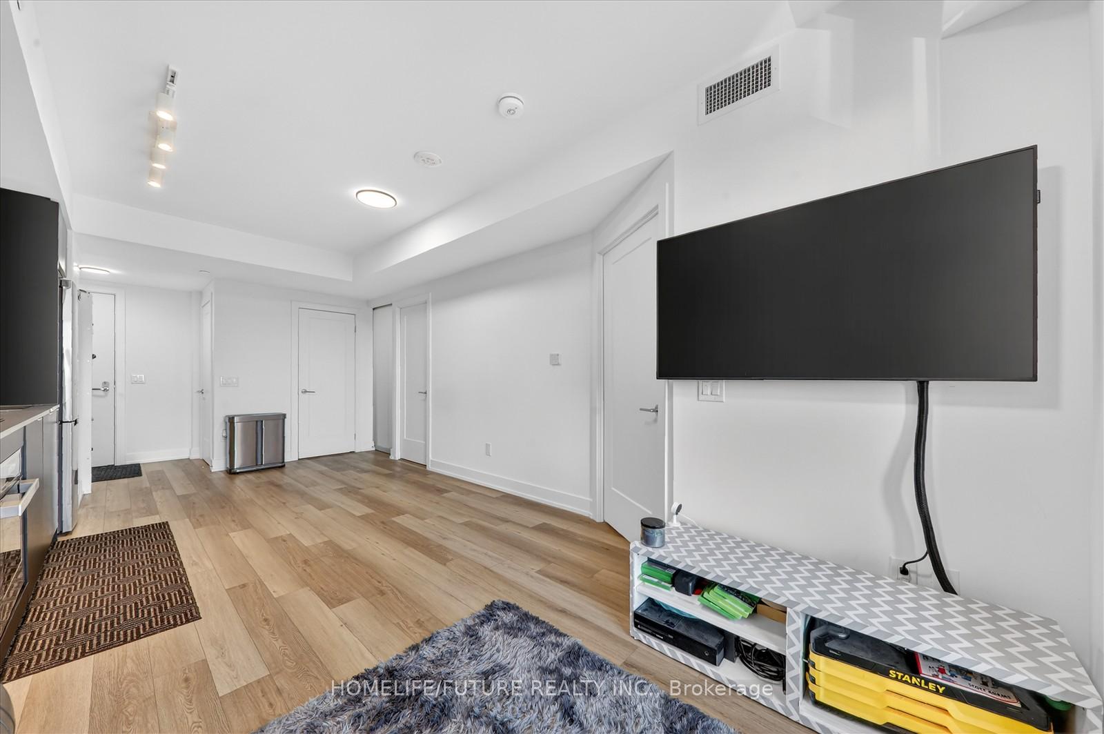 Photo 12 of Unit 1017, 8 Cedarland Drive, Markham, Unionville — HOMEH