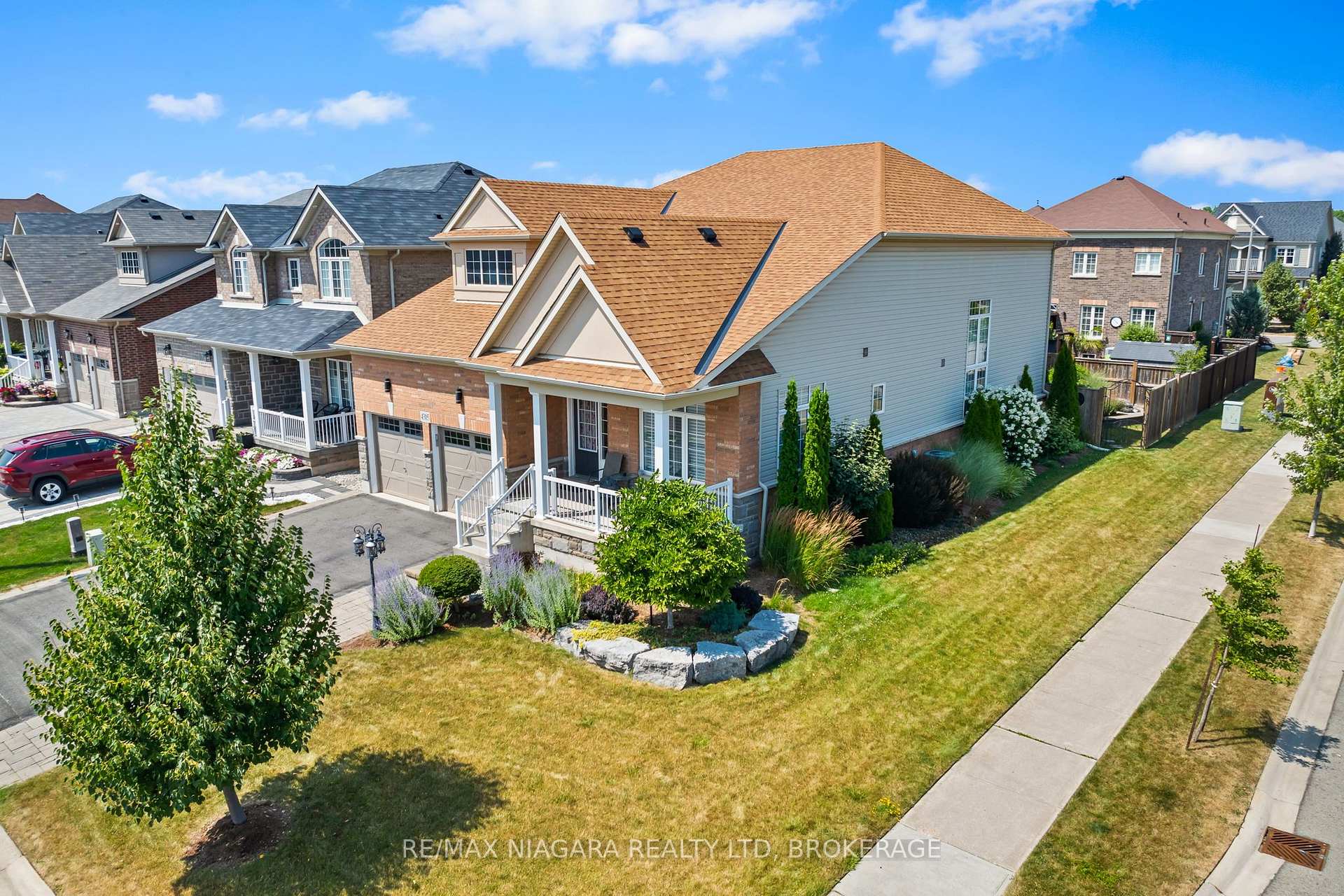 Photo 2 of 4385 Cinnamon Grove, Niagara Falls, Lyons Creek — HOMEH
