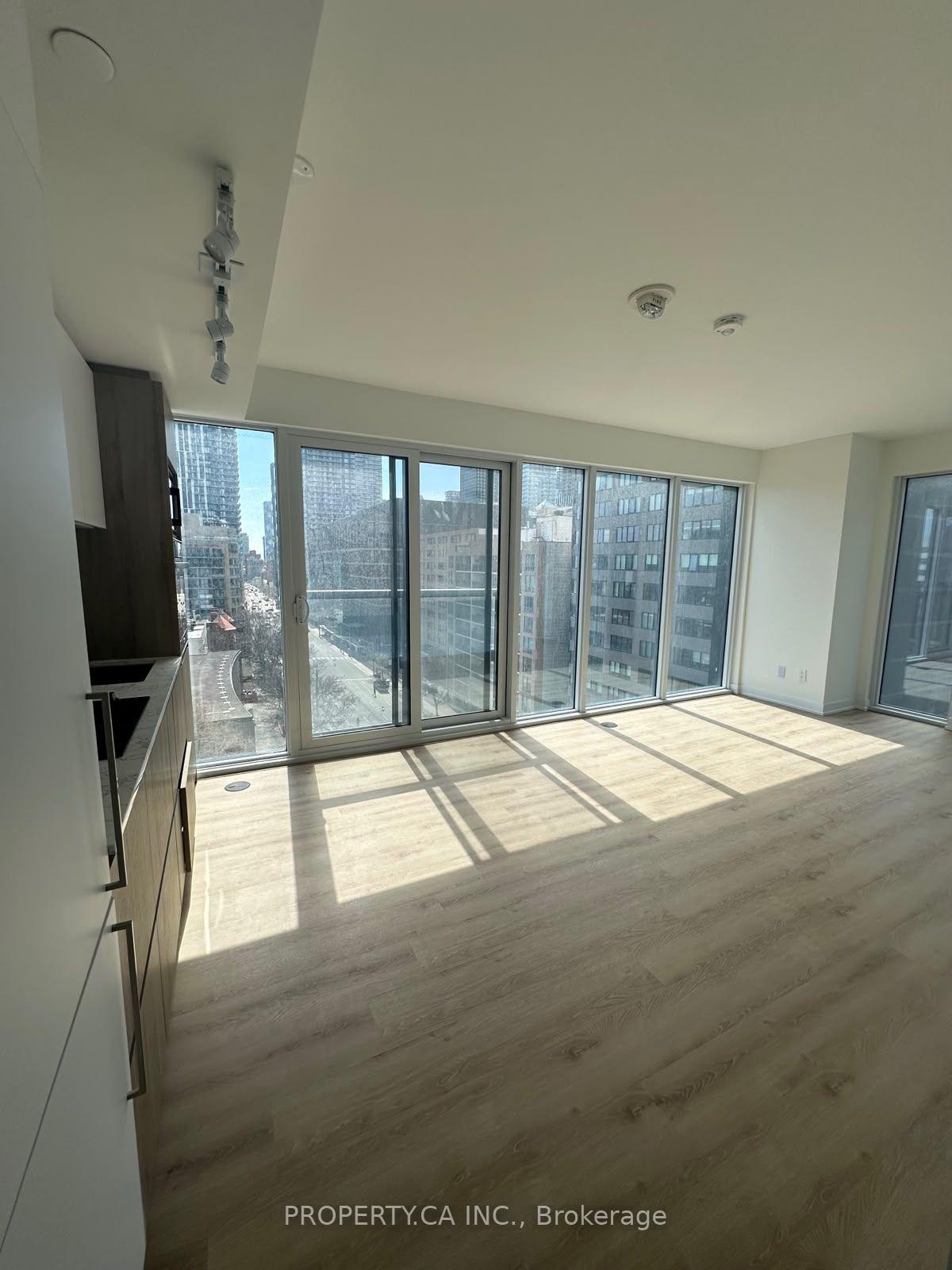Photo 3 of Unit 702, 319 Jarvis Street, Toronto, Moss Park — HOMEH
