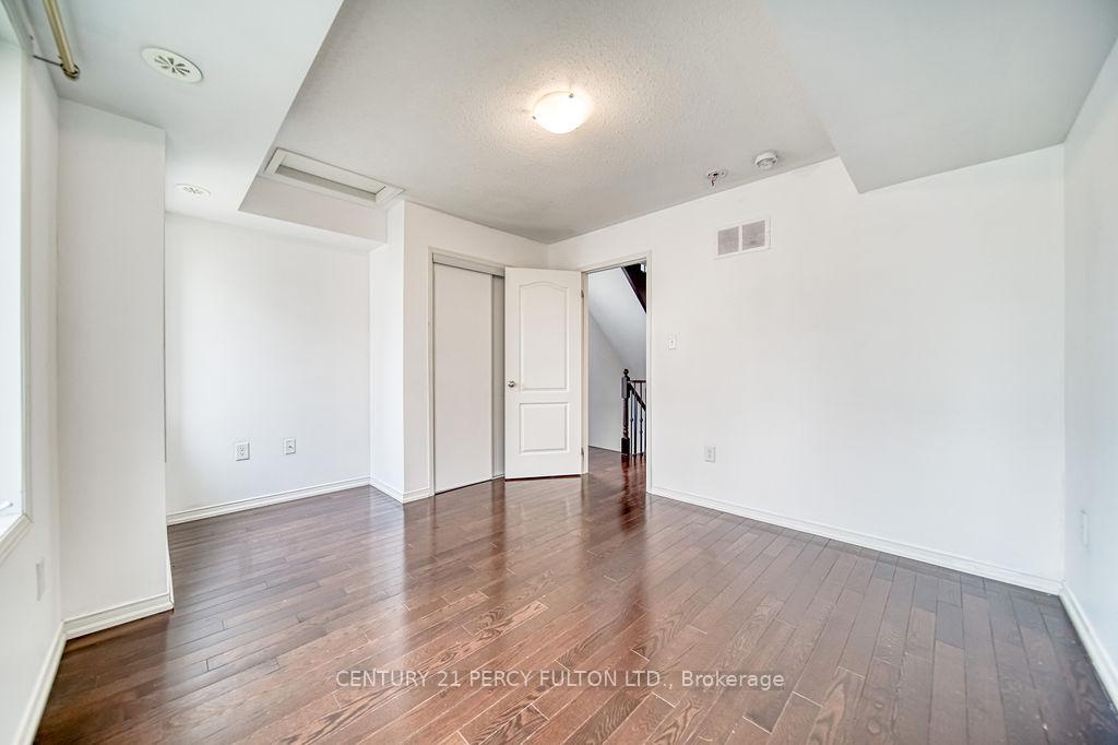 Photo 3 of Unit 125, 80 Sarita Path, Oshawa, Windfields — HOMEH