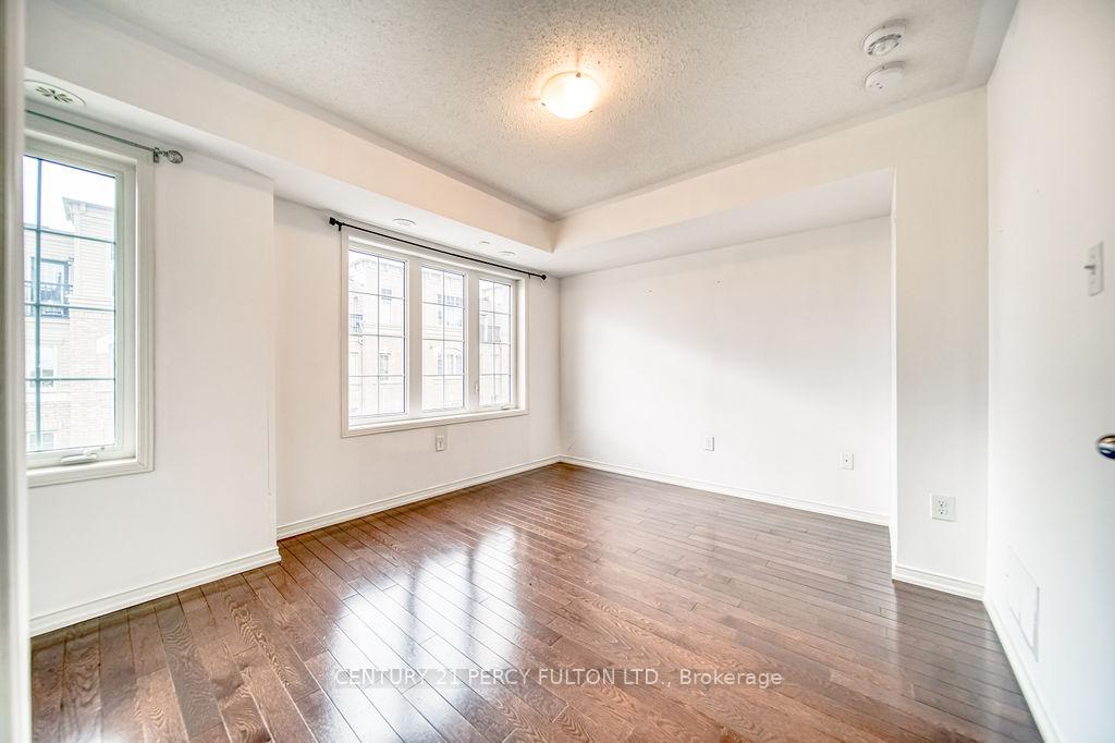 Photo 4 of Unit 125, 80 Sarita Path, Oshawa, Windfields — HOMEH