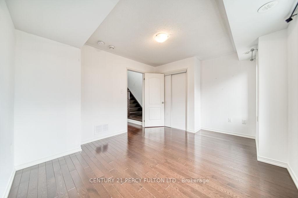 Photo 5 of Unit 125, 80 Sarita Path, Oshawa, Windfields — HOMEH
