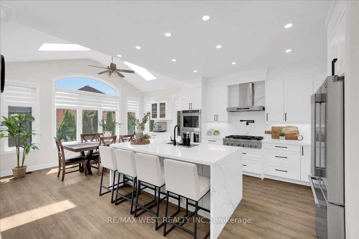 Photo 13 of 38 Shiner Drive, Richmond Hill, Oak Ridges — HOMEH