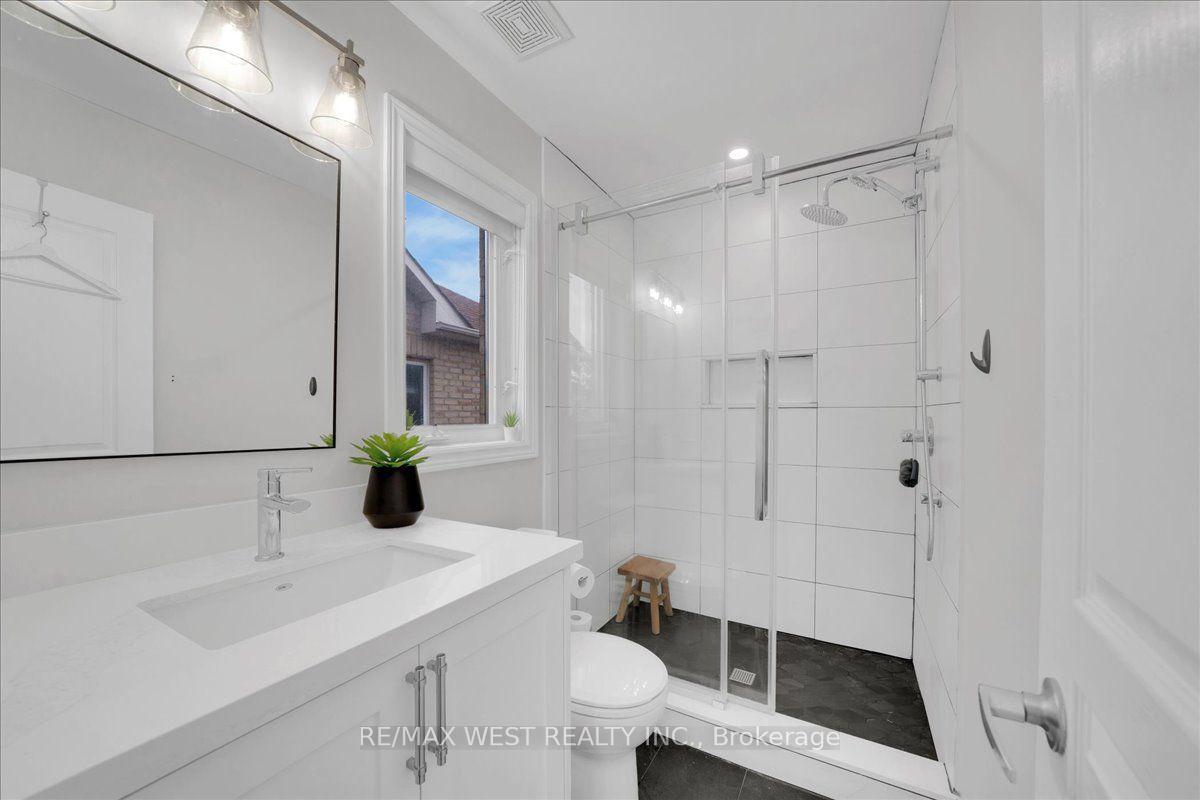 Photo 31 of 38 Shiner Drive, Richmond Hill, Oak Ridges — HOMEH