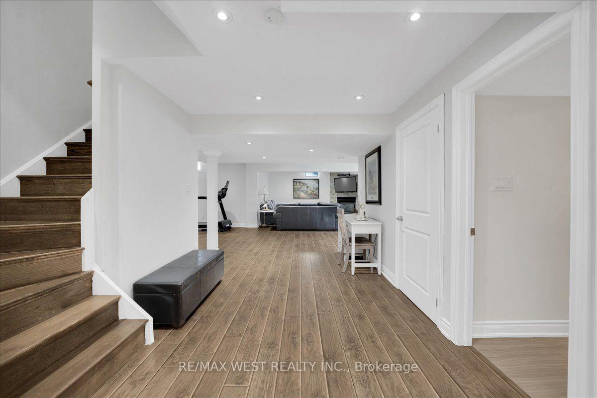 Photo 32 of 38 Shiner Drive, Richmond Hill, Oak Ridges — HOMEH