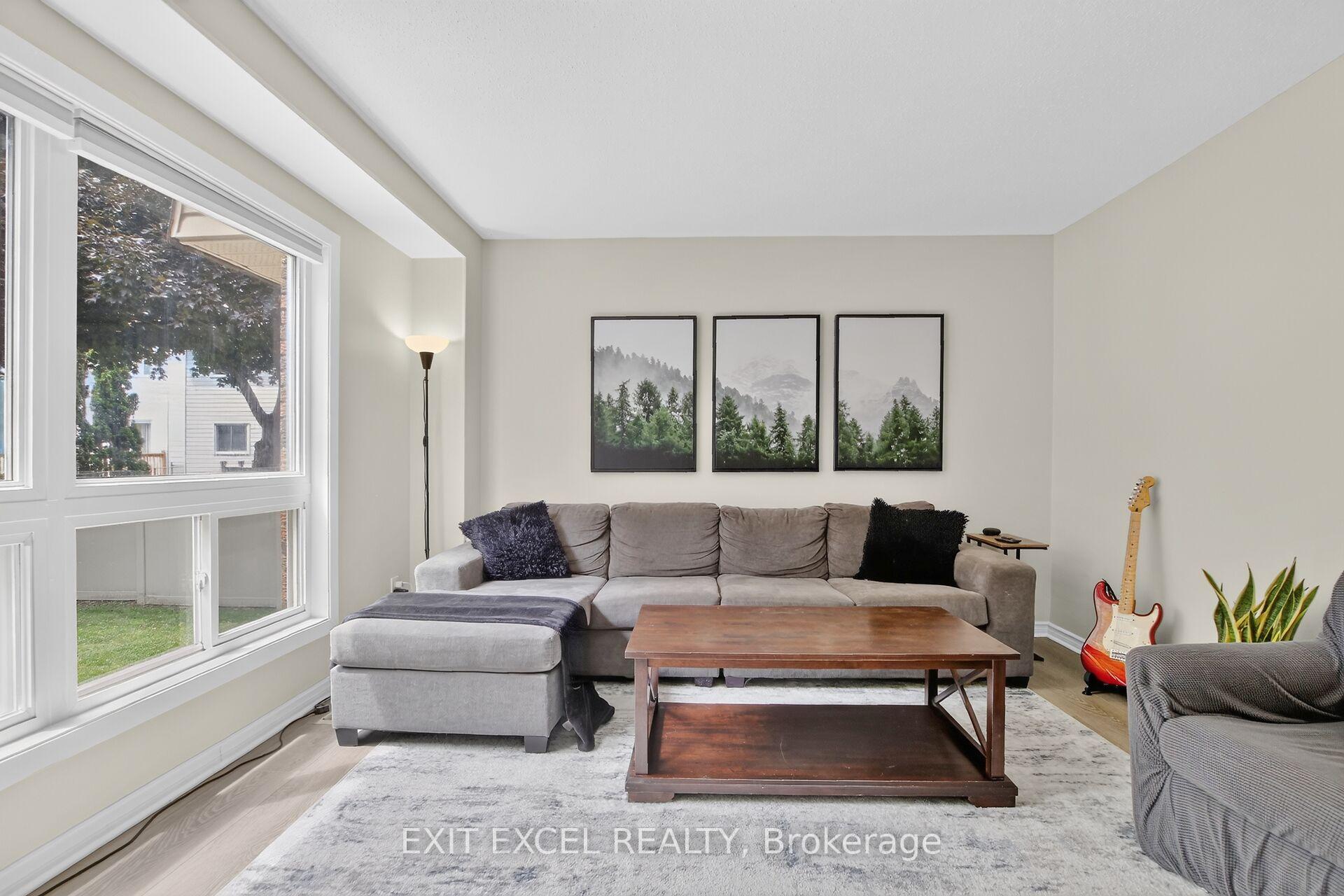 Photo 4 of 34A Forester Crescent, Ottawa, Westcliffe Estates — HOMEH