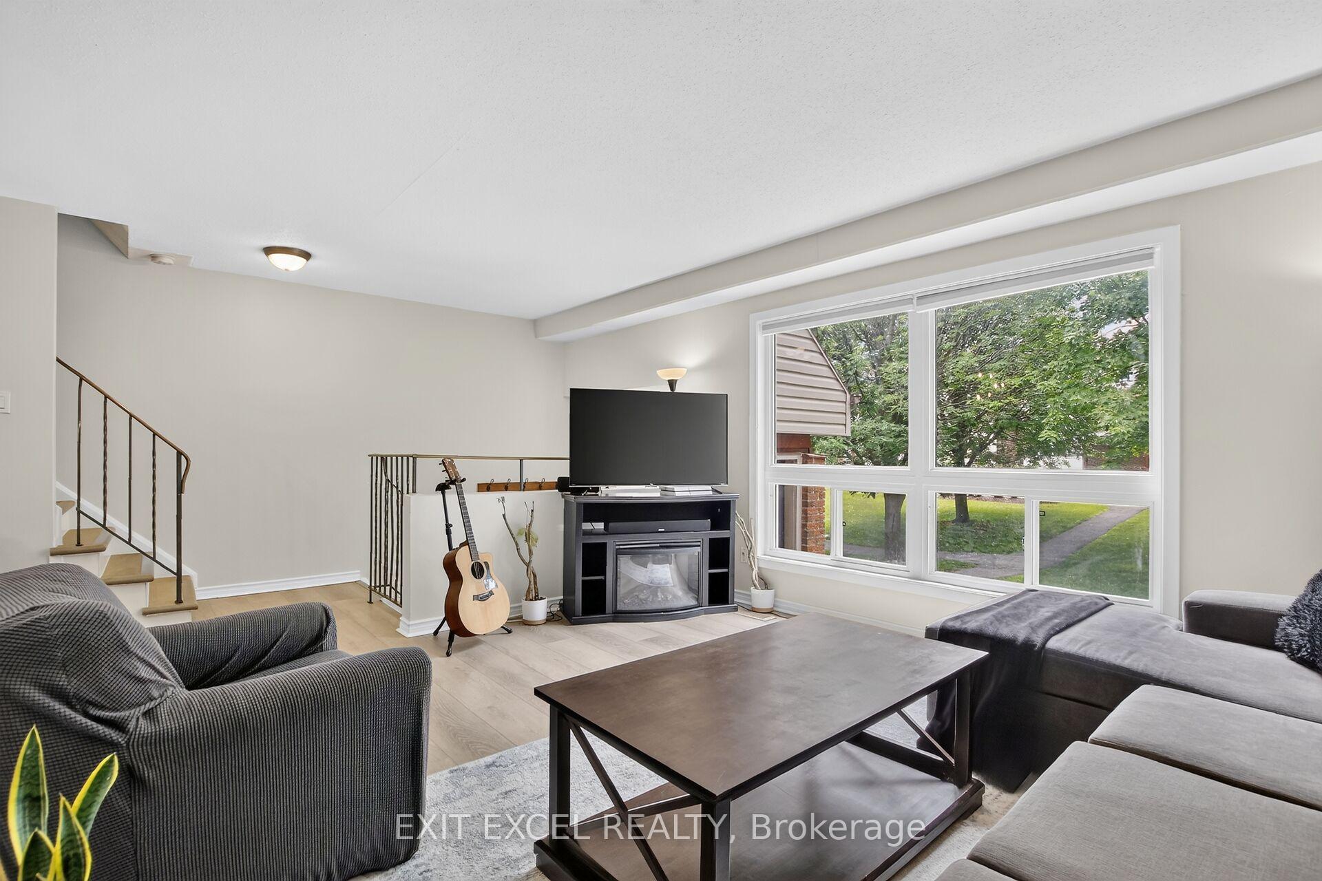 Photo 5 of 34A Forester Crescent, Ottawa, Westcliffe Estates — HOMEH