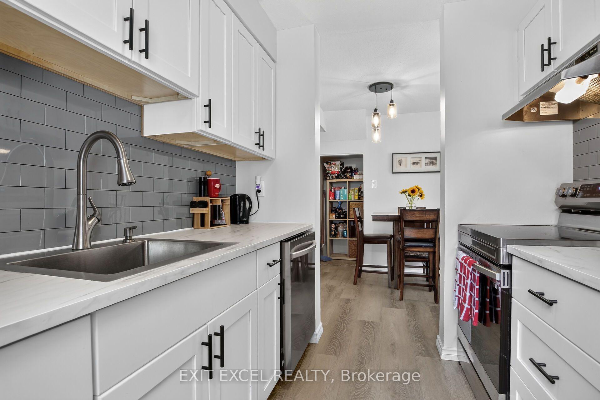 Photo 8 of 34A Forester Crescent, Ottawa, Westcliffe Estates — HOMEH