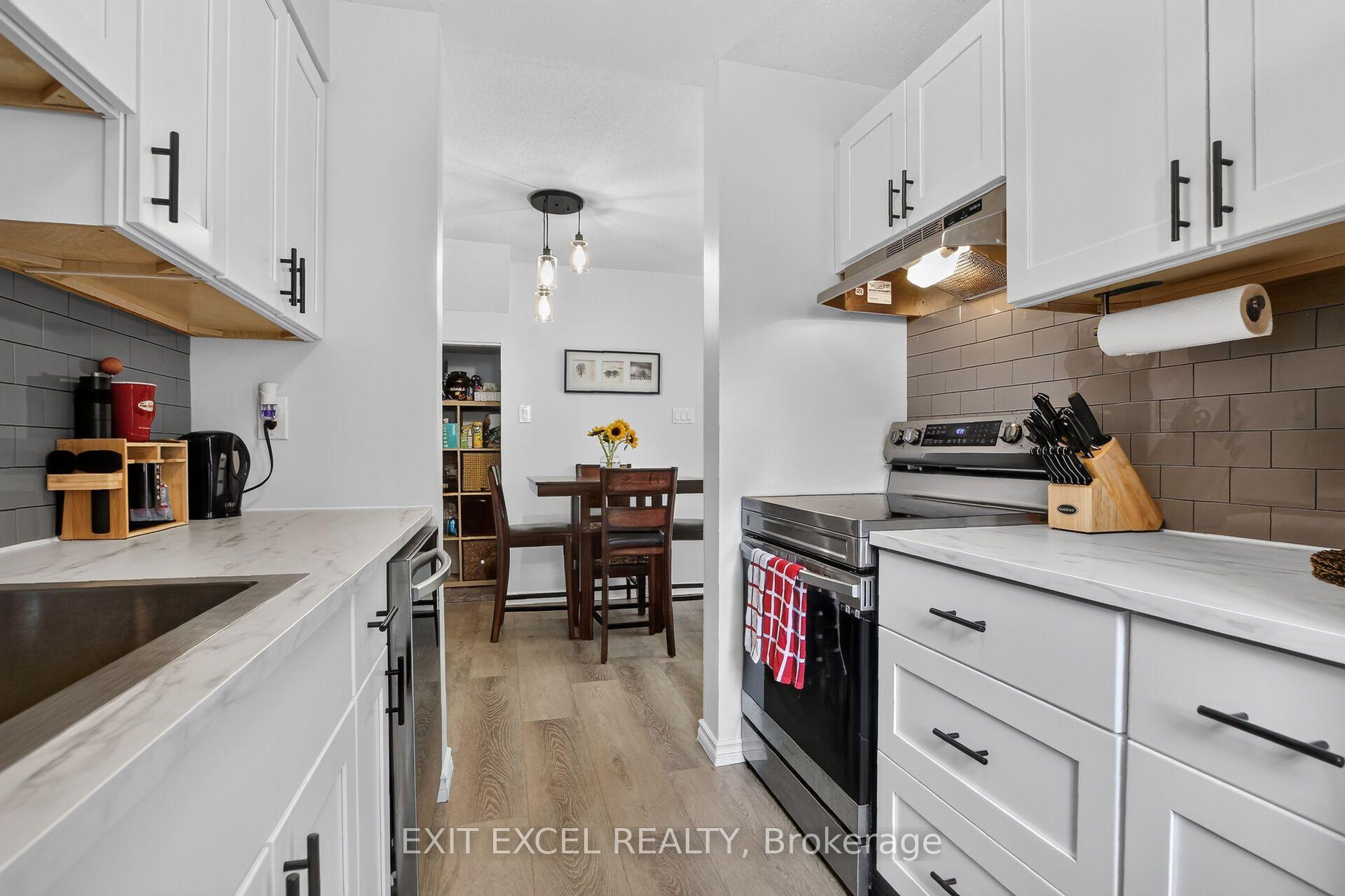 Photo 9 of 34A Forester Crescent, Ottawa, Westcliffe Estates — HOMEH