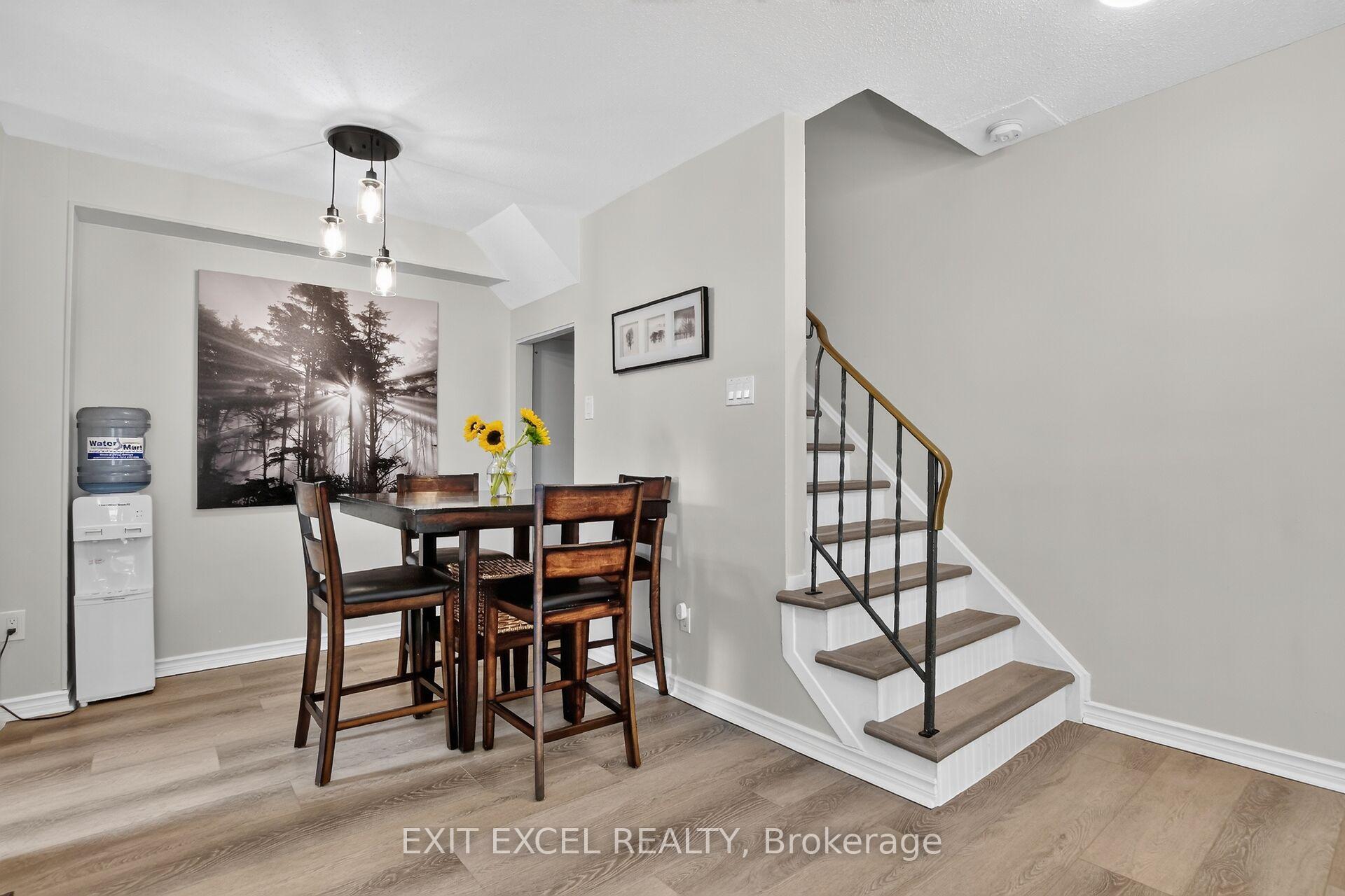 Photo 10 of 34A Forester Crescent, Ottawa, Westcliffe Estates — HOMEH
