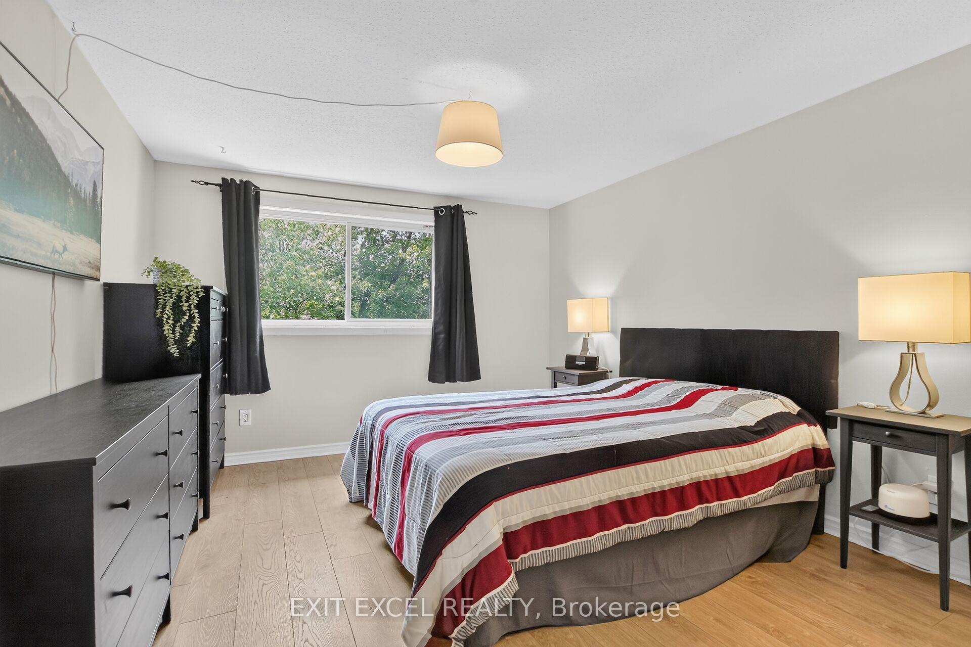 Photo 12 of 34A Forester Crescent, Ottawa, Westcliffe Estates — HOMEH