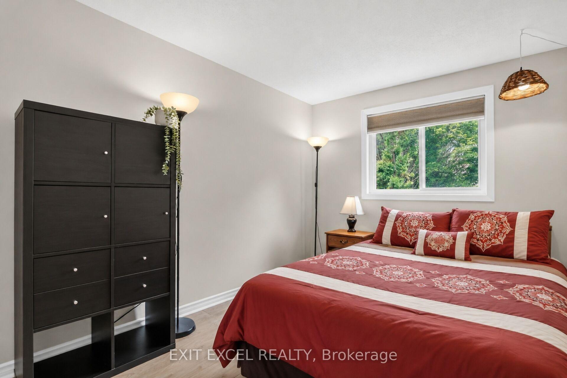 Photo 14 of 34A Forester Crescent, Ottawa, Westcliffe Estates — HOMEH