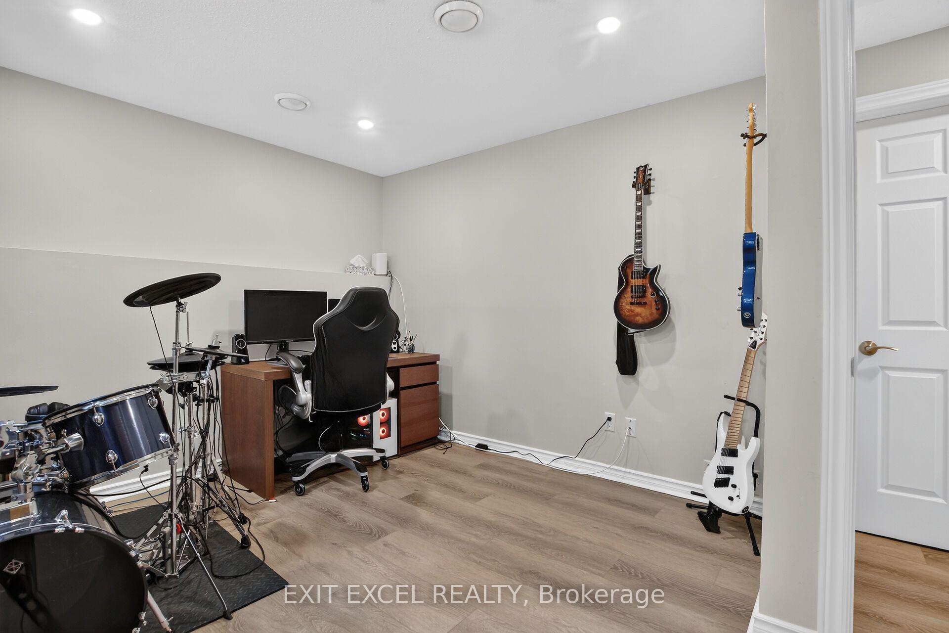 Photo 20 of 34A Forester Crescent, Ottawa, Westcliffe Estates — HOMEH