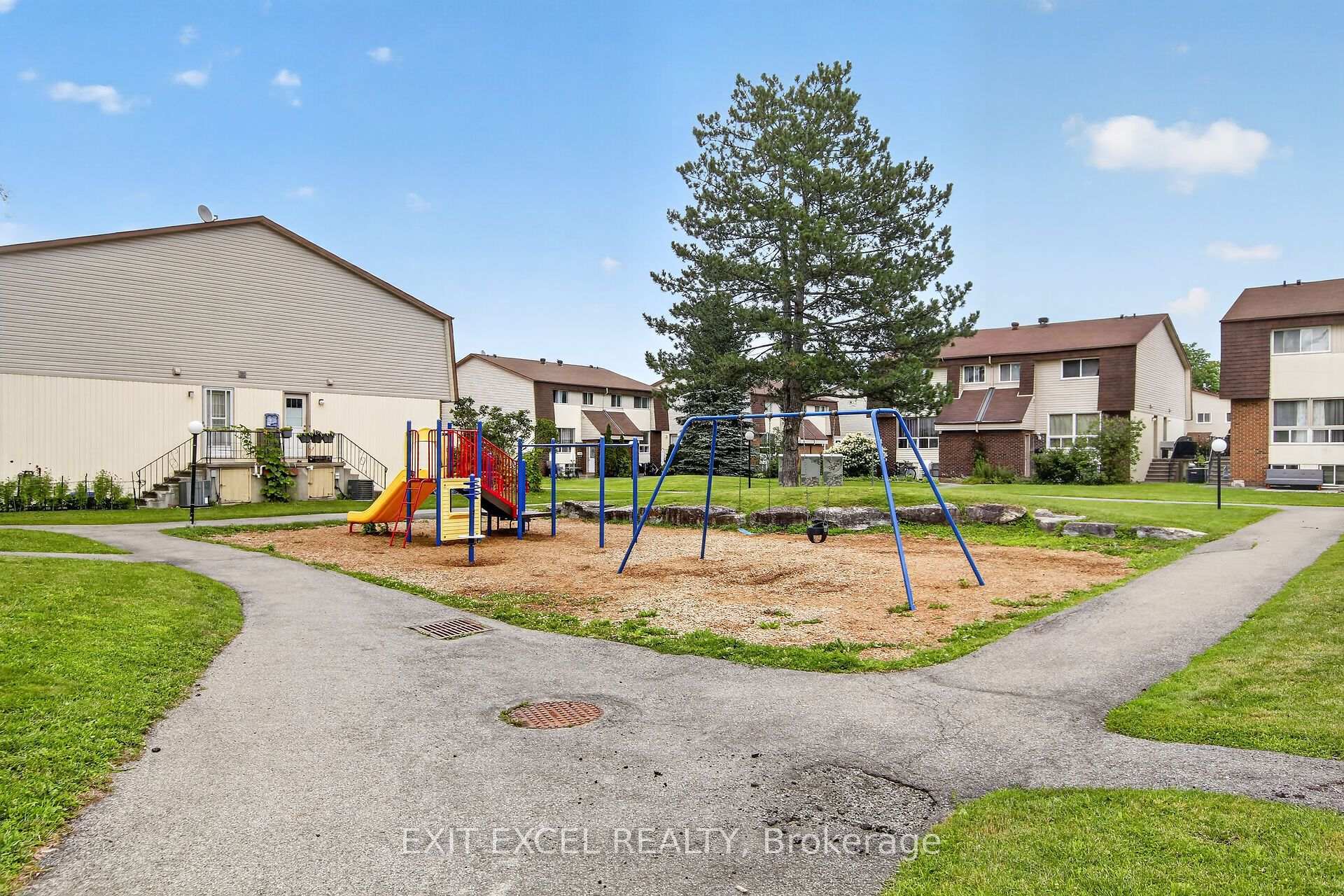 Photo 22 of 34A Forester Crescent, Ottawa, Westcliffe Estates — HOMEH