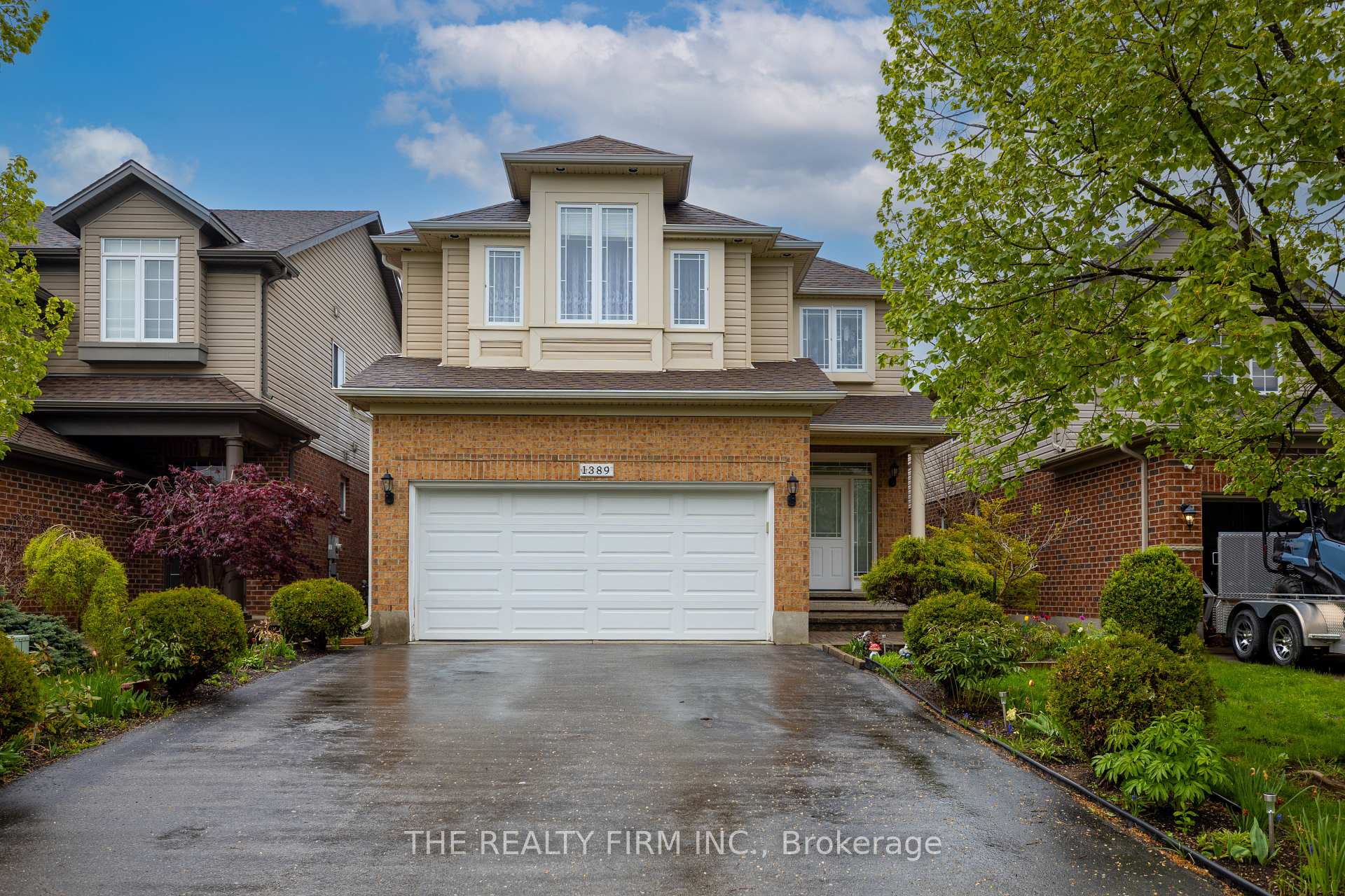 Front of 1389 Pleasantview Drive