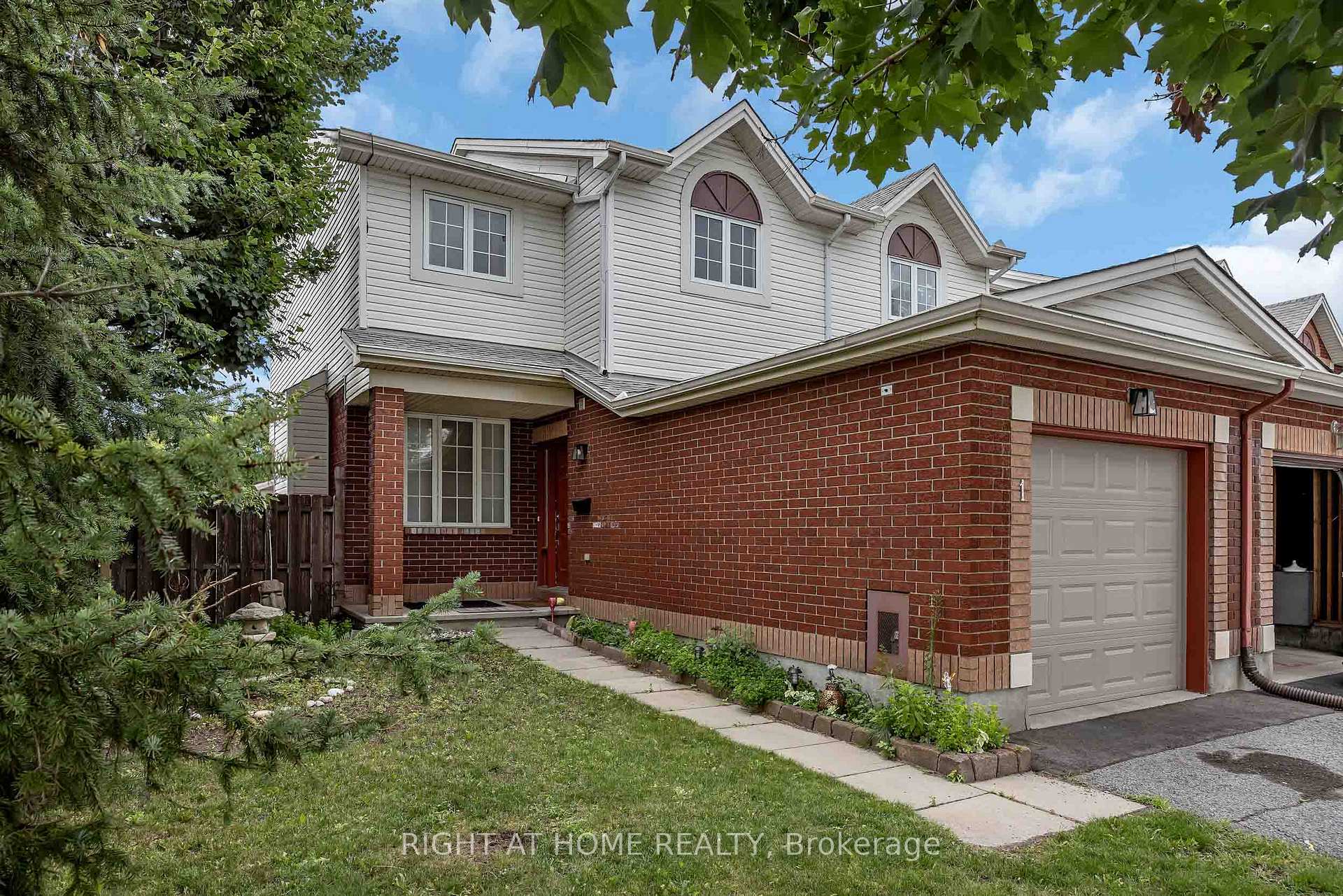 Photo 2 of 1 Kincardine Drive, Ottawa, Kanata - Glencairn/Hazeldean — HOMEH
