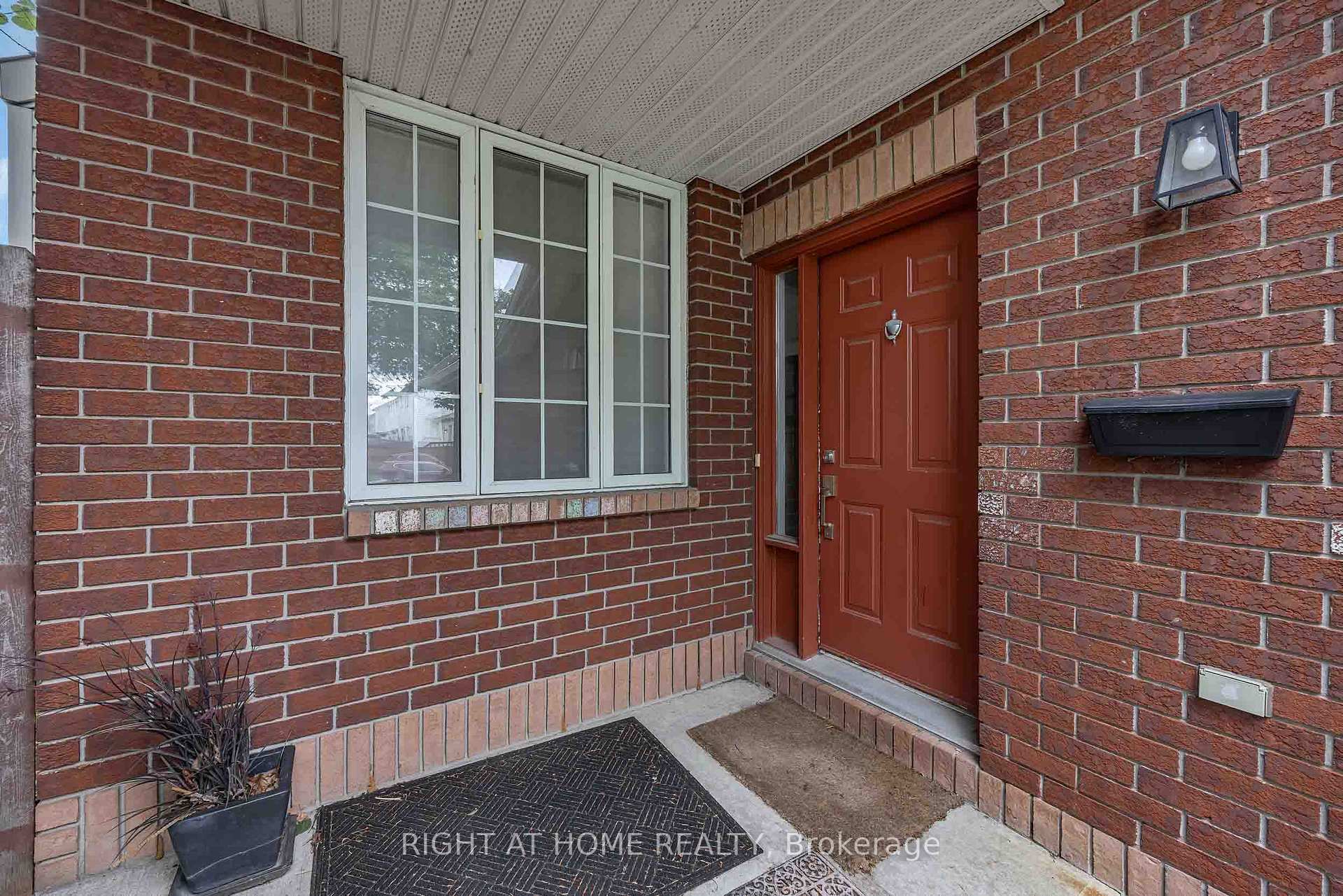 Photo 4 of 1 Kincardine Drive, Ottawa, Kanata - Glencairn/Hazeldean — HOMEH