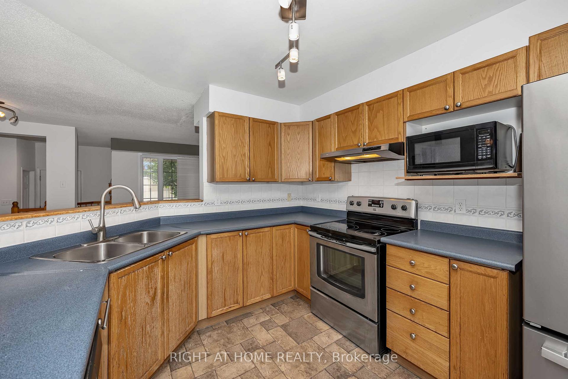Photo 11 of 1 Kincardine Drive, Ottawa, Kanata - Glencairn/Hazeldean — HOMEH