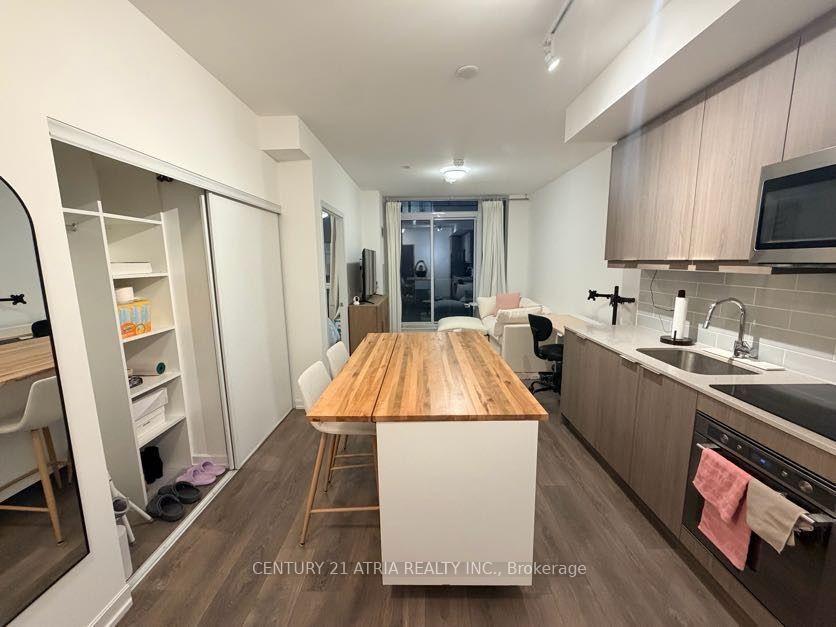 Photo 4 of Unit 718, 36 Forest Manor Road, North York, Henry Farm — HOMEH