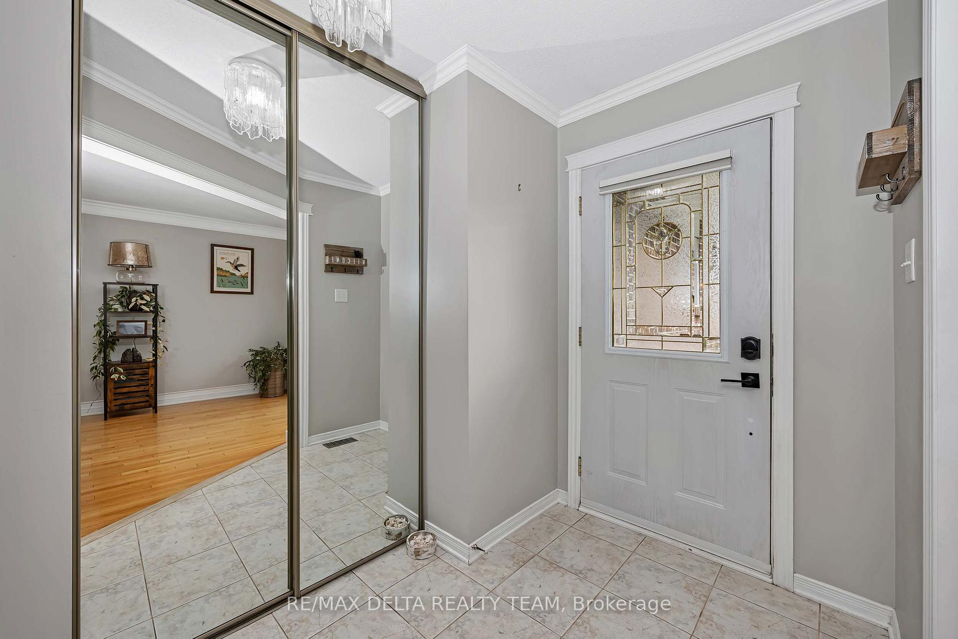 Photo 5 of 1471 Kamouraska Circle, Ottawa, Chateauneuf — HOMEH