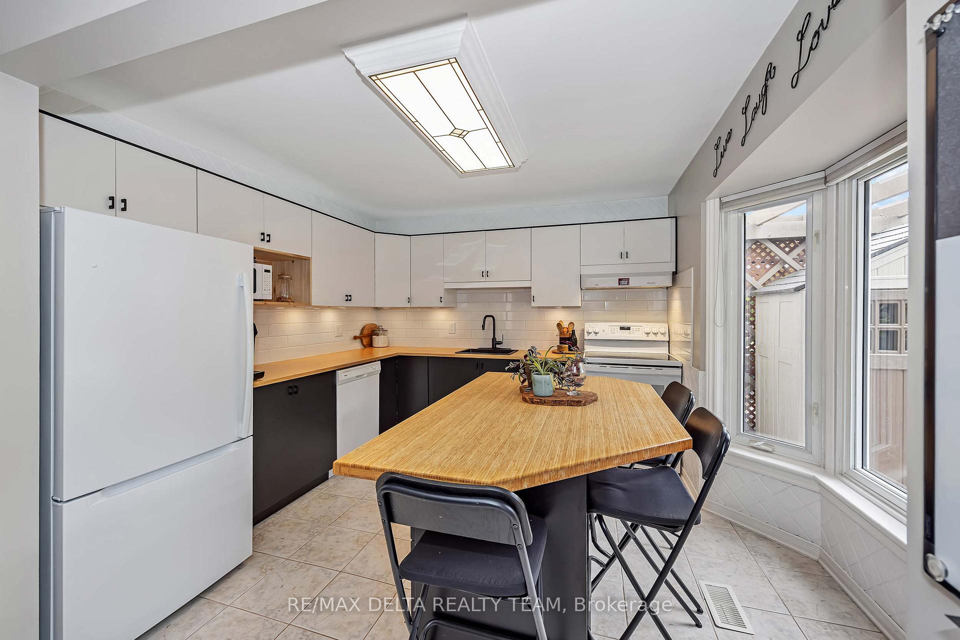 Photo 13 of 1471 Kamouraska Circle, Ottawa, Chateauneuf — HOMEH