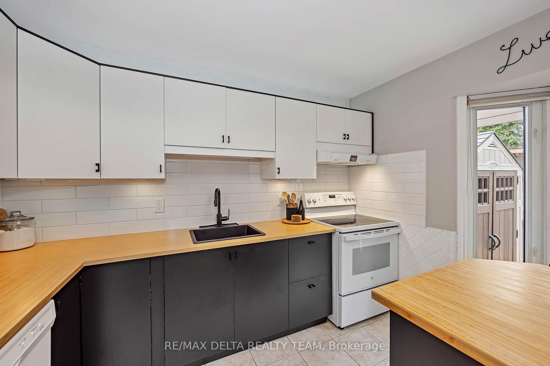 Photo 14 of 1471 Kamouraska Circle, Ottawa, Chateauneuf — HOMEH