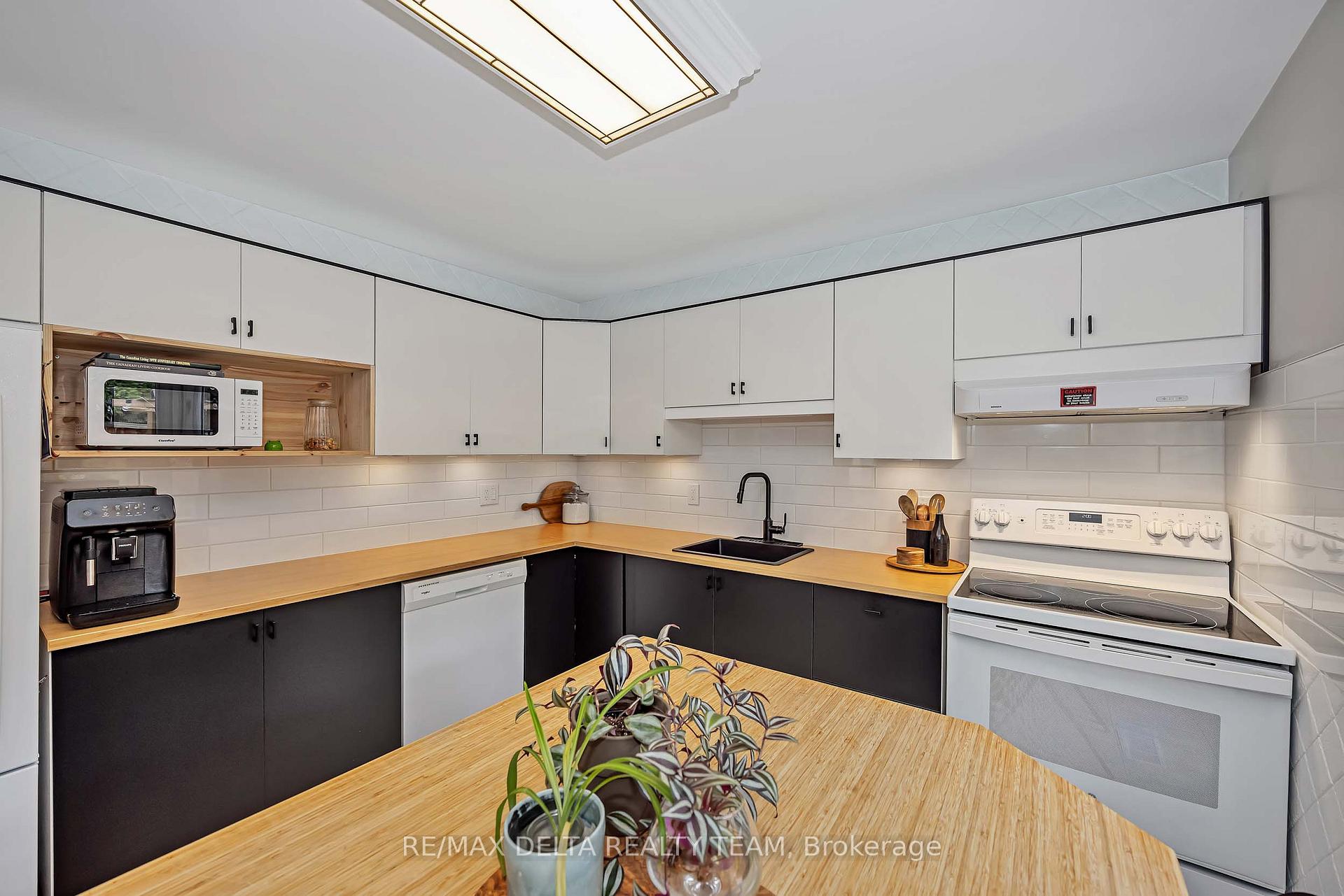 Photo 16 of 1471 Kamouraska Circle, Ottawa, Chateauneuf — HOMEH