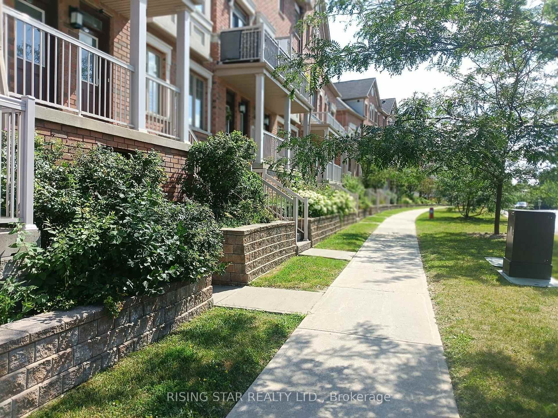 Photo 2 of 180 Howden Boulevard, Brampton, Westgate — HOMEH