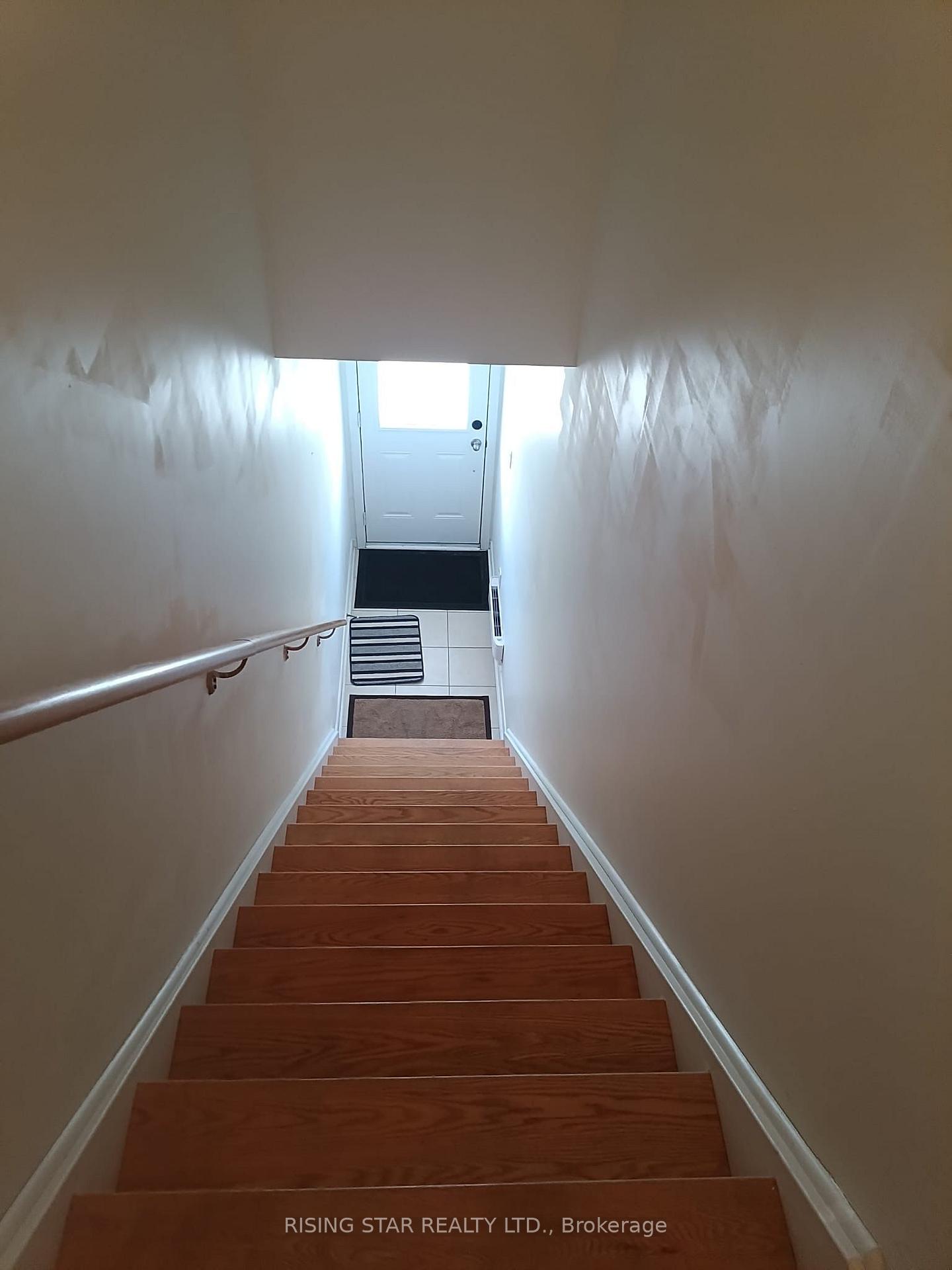 Photo 5 of 180 Howden Boulevard, Brampton, Westgate — HOMEH