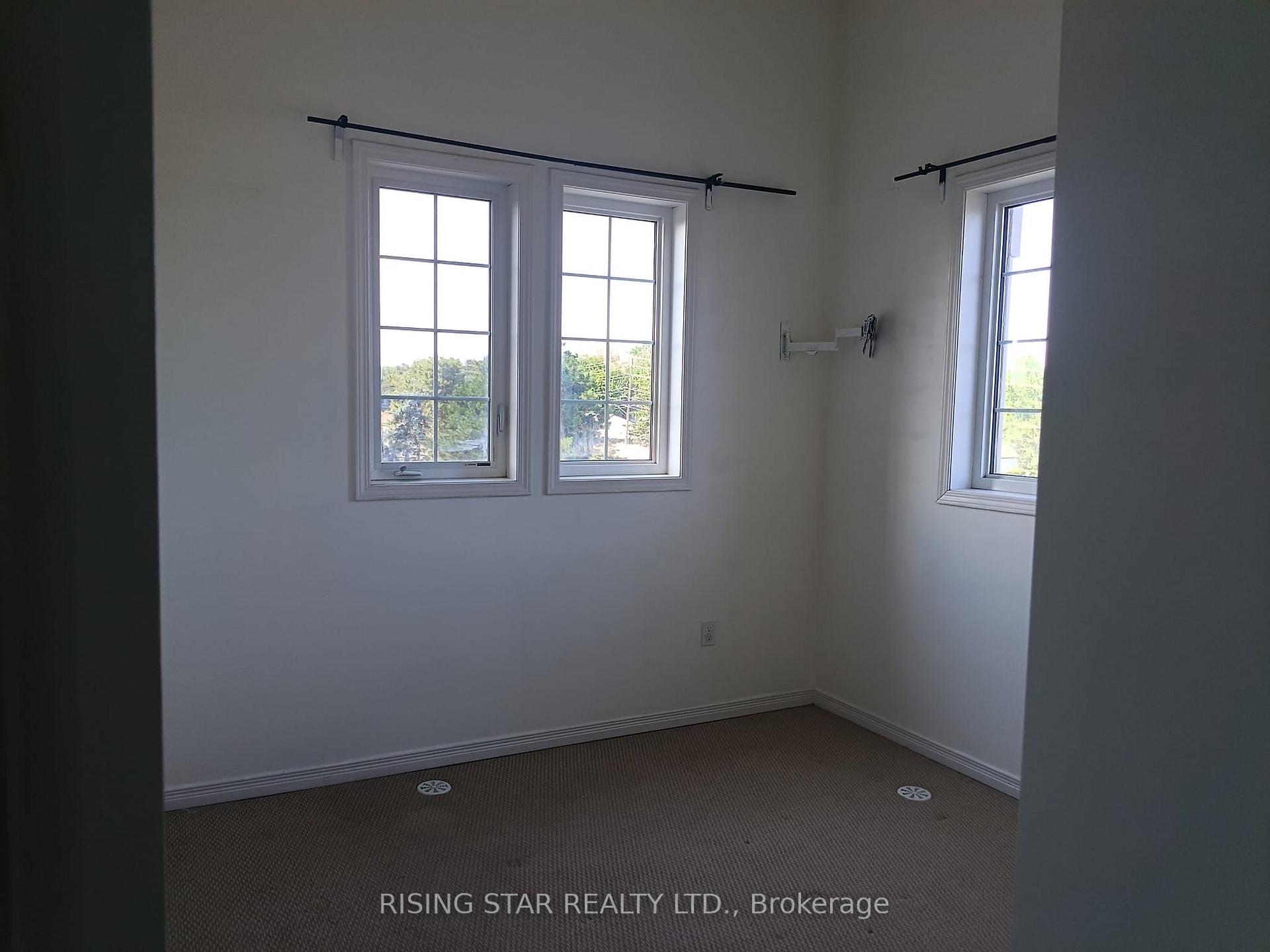 Photo 15 of 180 Howden Boulevard, Brampton, Westgate — HOMEH