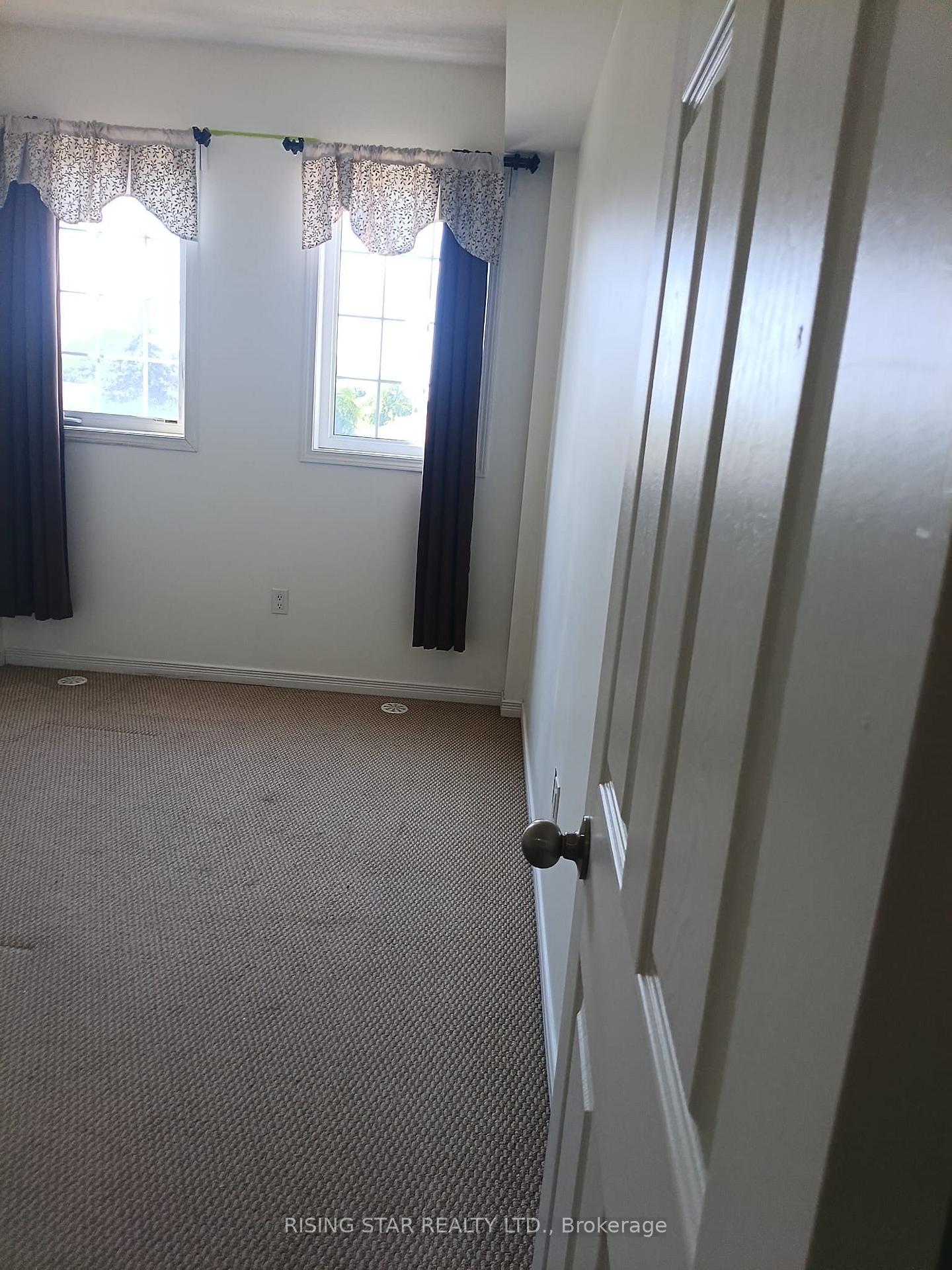 Photo 19 of 180 Howden Boulevard, Brampton, Westgate — HOMEH