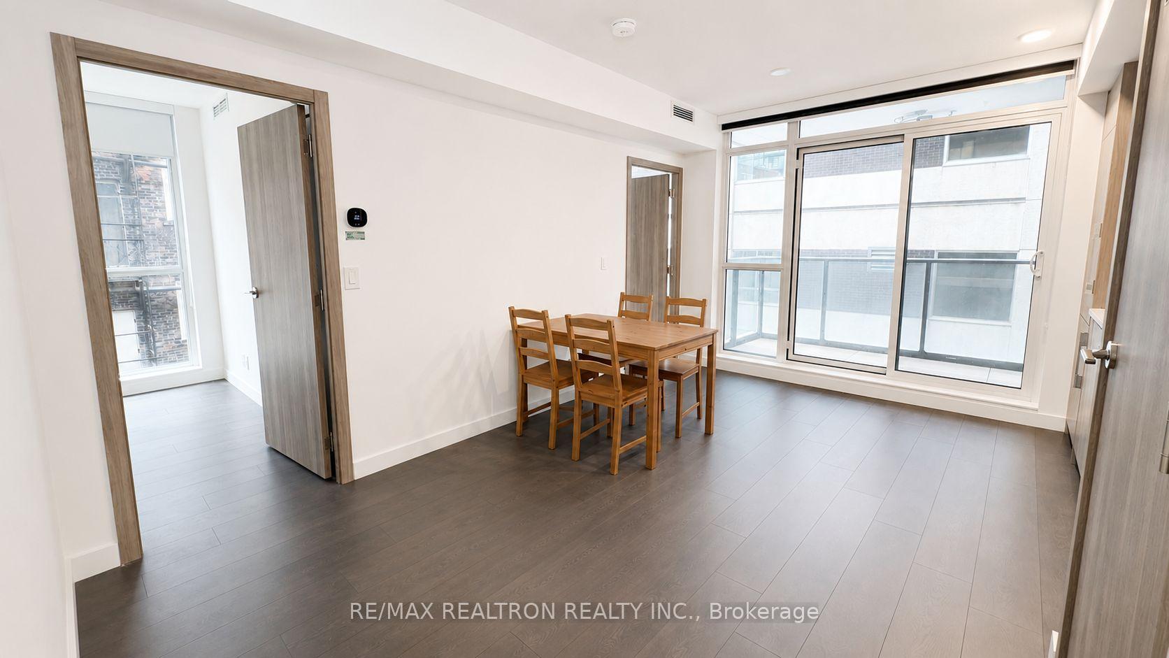 Front of Unit 707, 38 Widmer Street
