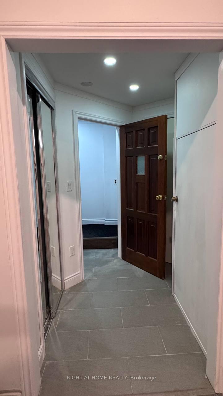 Photo 4 of Unit Basement, 24 Jondan Crescent, Markham, Royal Orchard — HOMEH