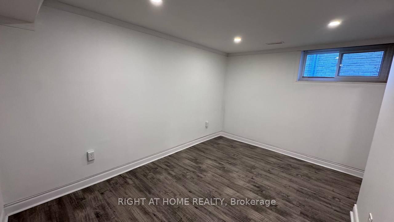 Photo 8 of Unit Basement, 24 Jondan Crescent, Markham, Royal Orchard — HOMEH