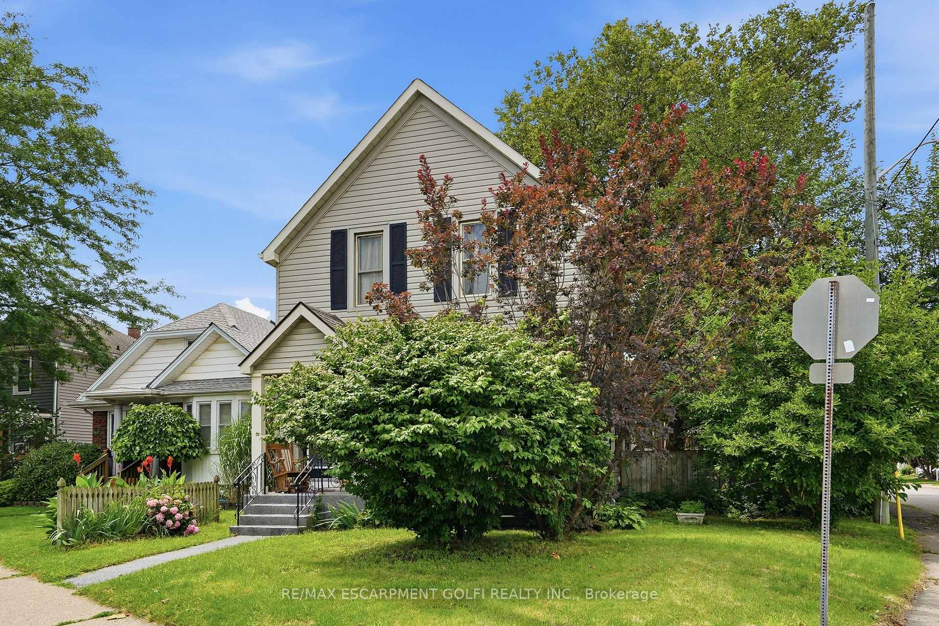 Photo 3 of 83 York Street, St. Catharines, Downtown — HOMEH