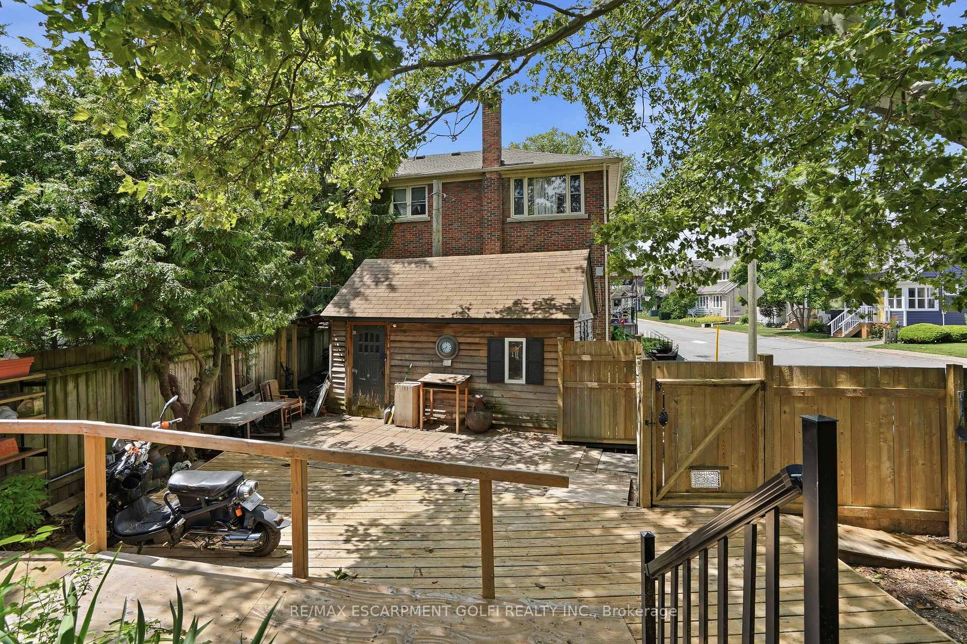 Photo 12 of 83 York Street, St. Catharines, Downtown — HOMEH