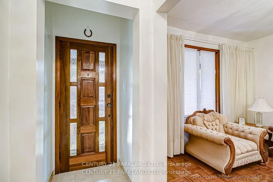 Photo 11 of 114 Eaton Avenue, Toronto, Danforth — HOMEH