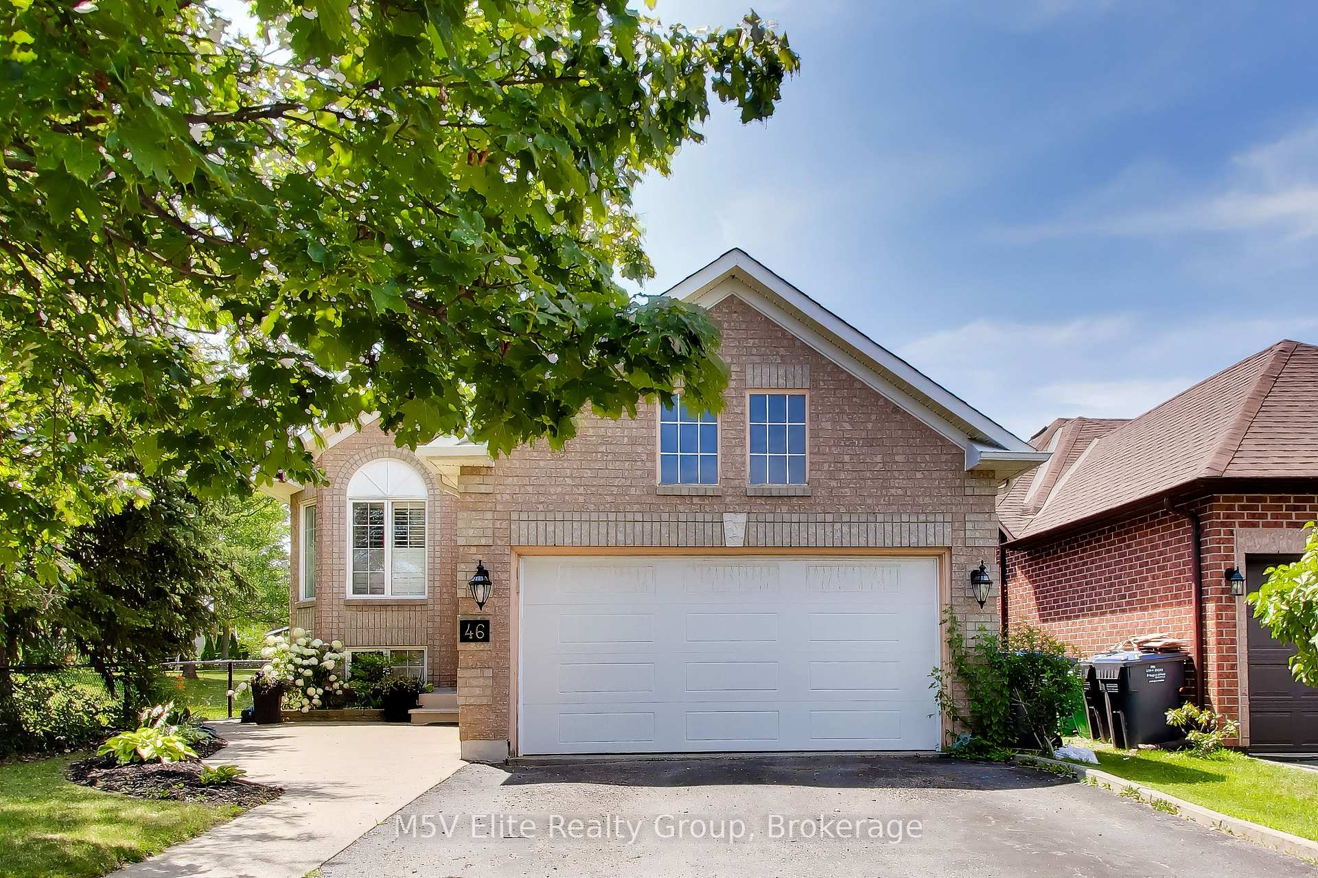 Photo 1 of 46 Royal Orchard Drive, Brampton, Brampton West — HOMEH