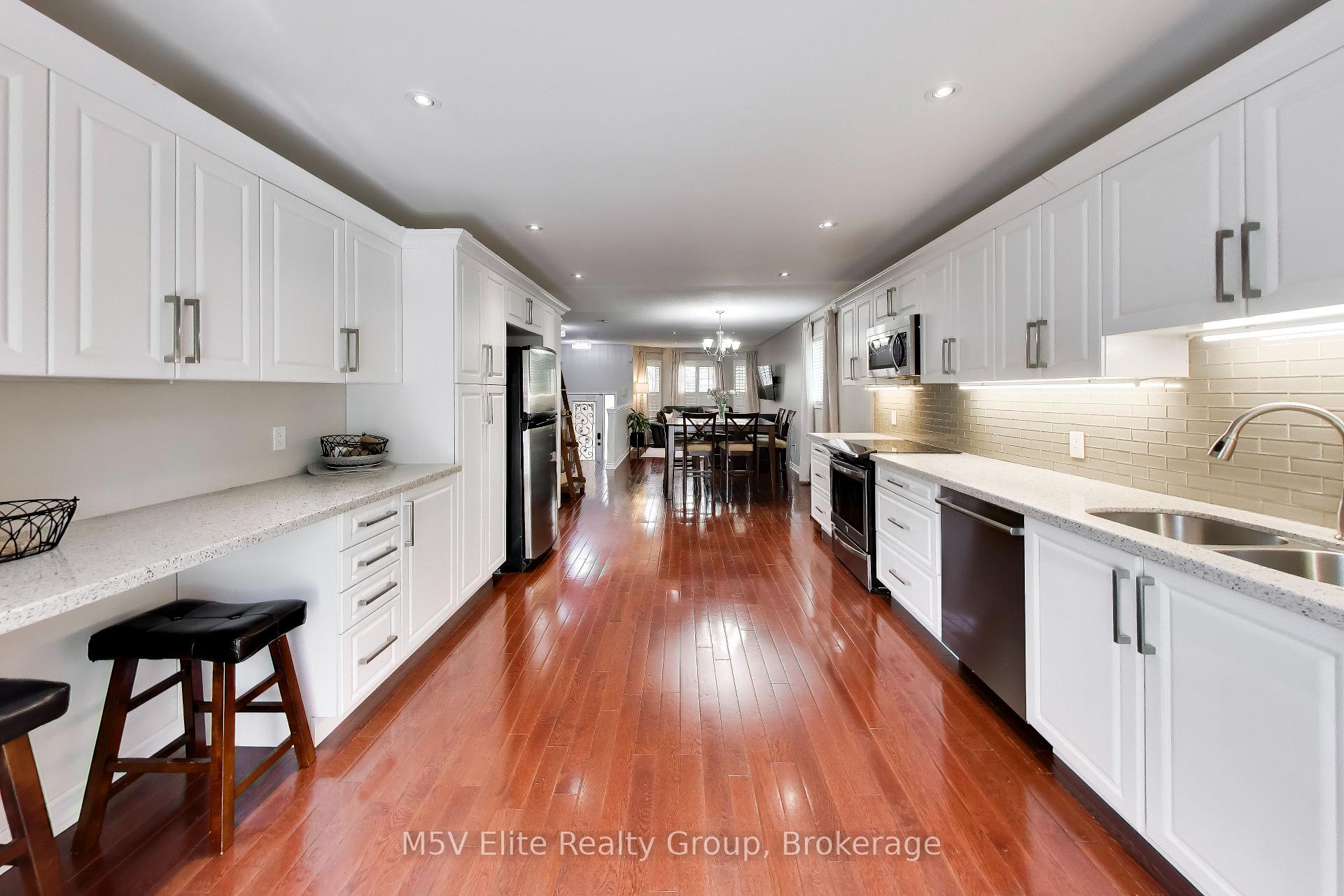 Photo 4 of 46 Royal Orchard Drive, Brampton, Brampton West — HOMEH