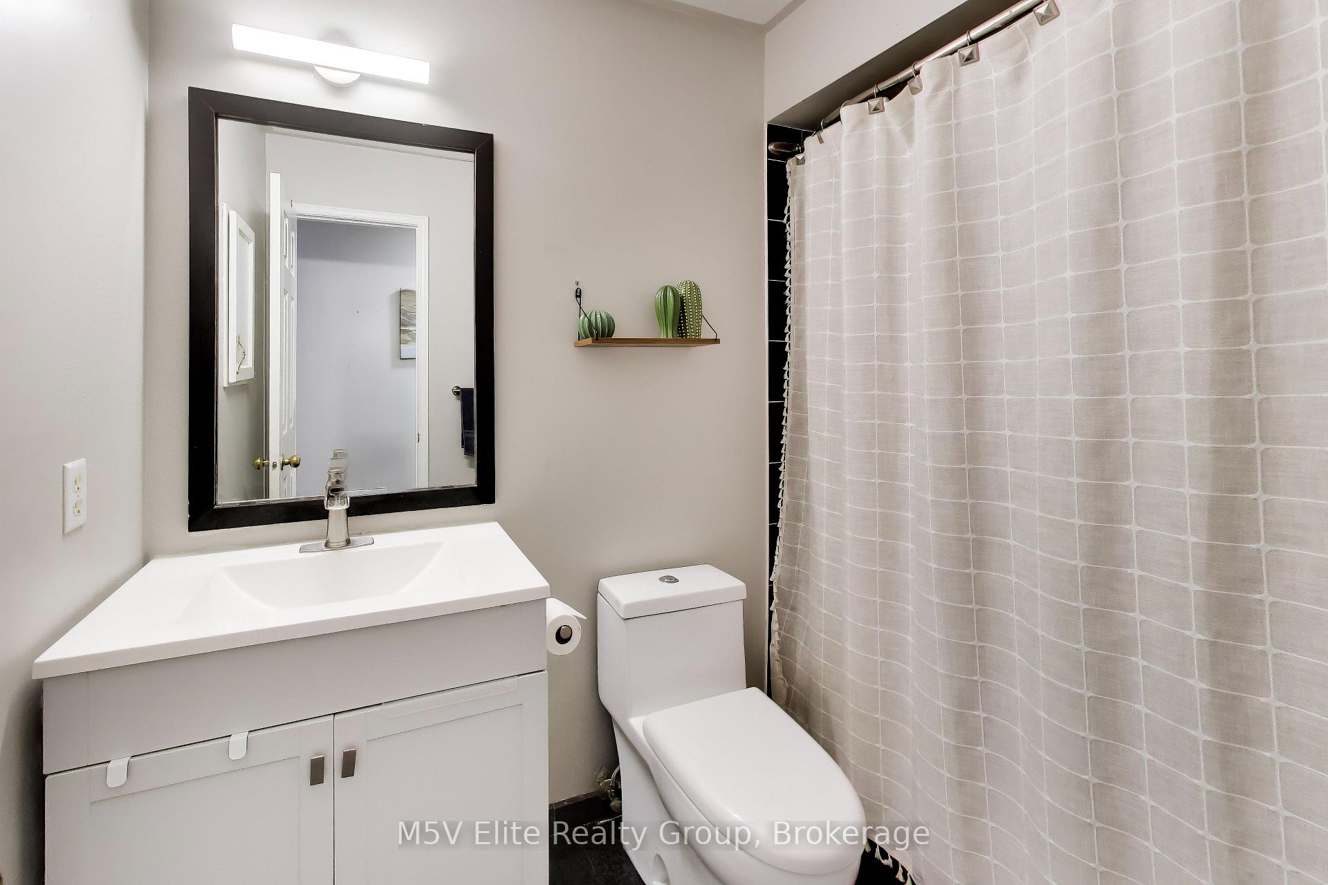 Photo 7 of 46 Royal Orchard Drive, Brampton, Brampton West — HOMEH
