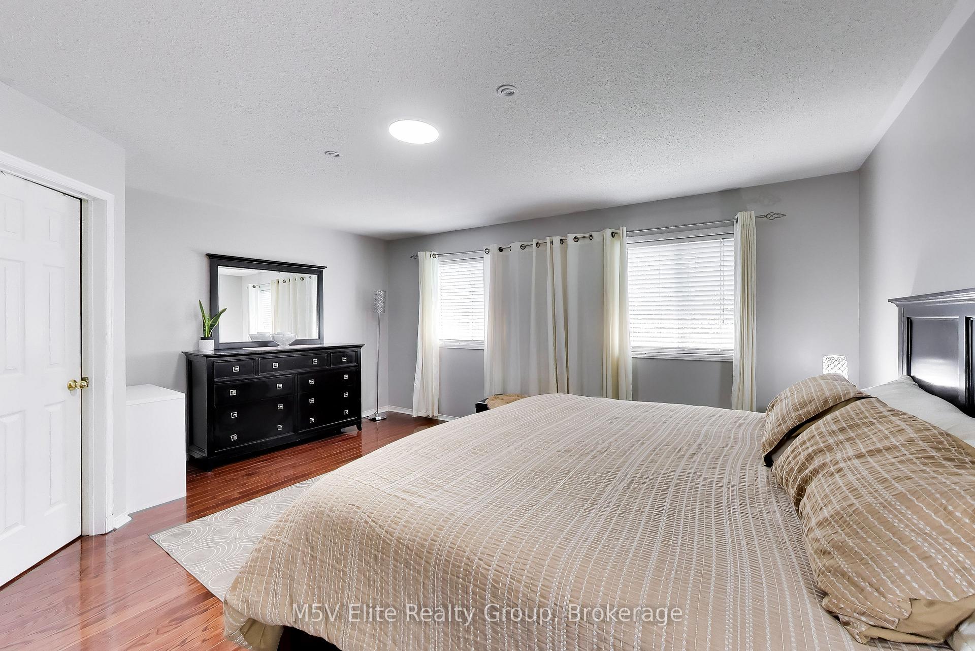 Photo 8 of 46 Royal Orchard Drive, Brampton, Brampton West — HOMEH
